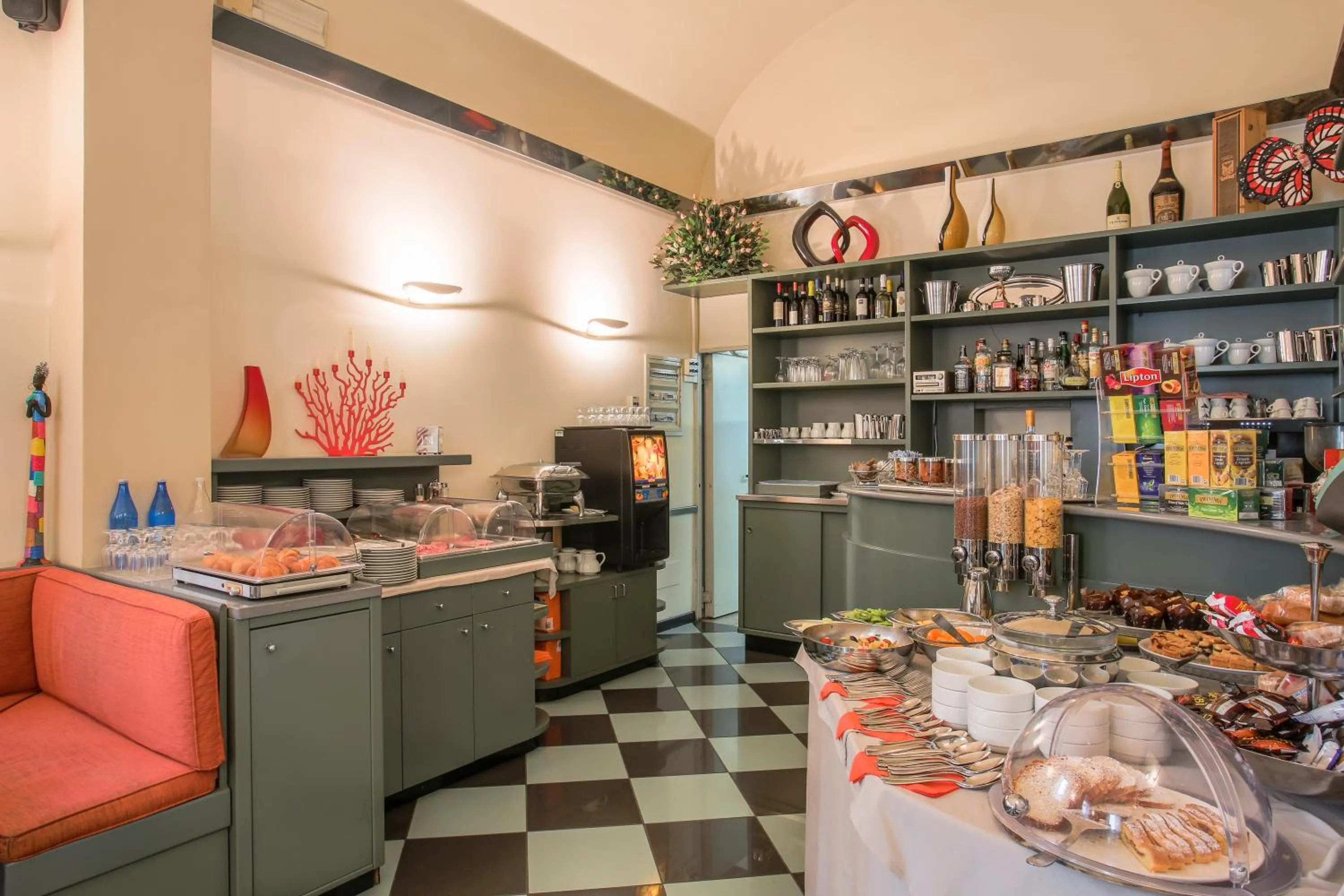 Breakfast in Hotel Tirrenia