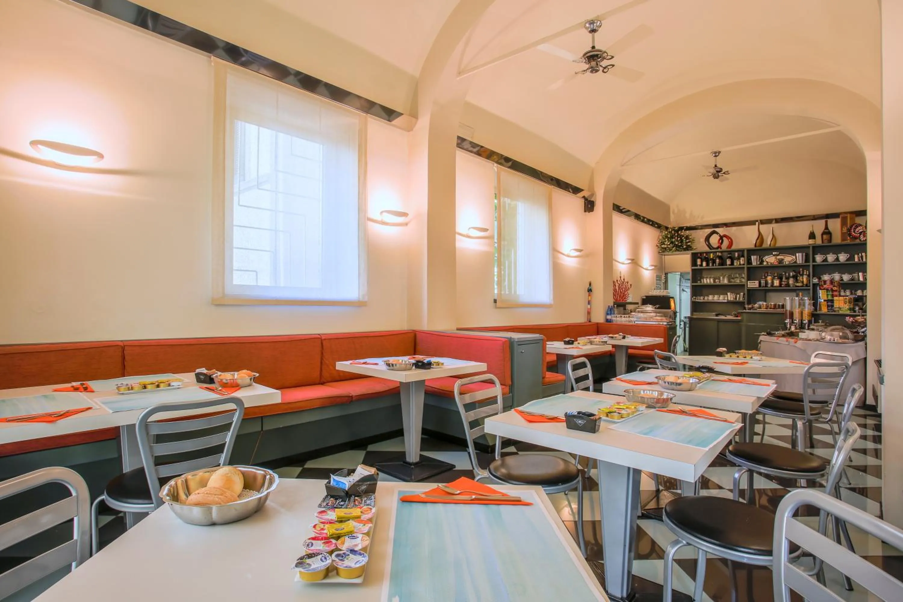 Breakfast in Hotel Tirrenia