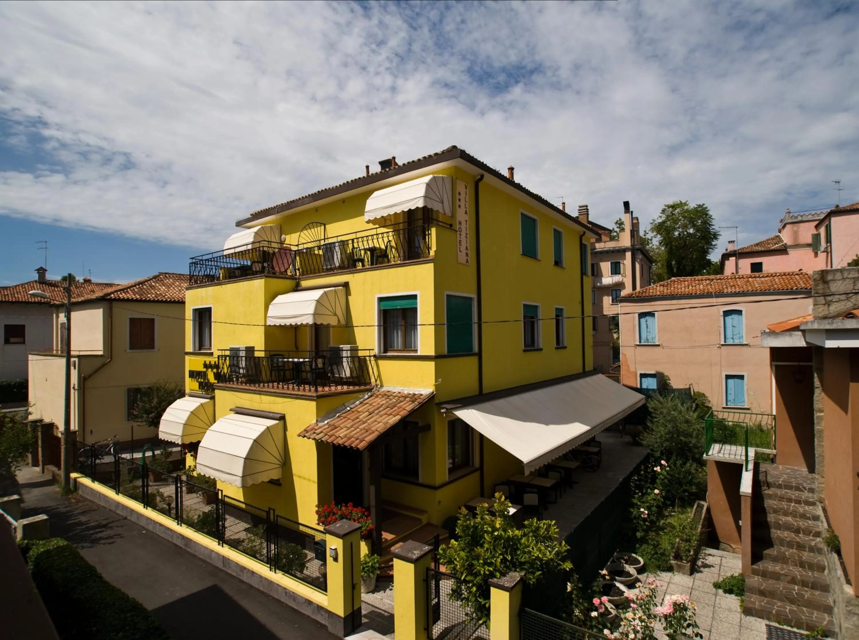 Property building in Hotel Villa Tiziana