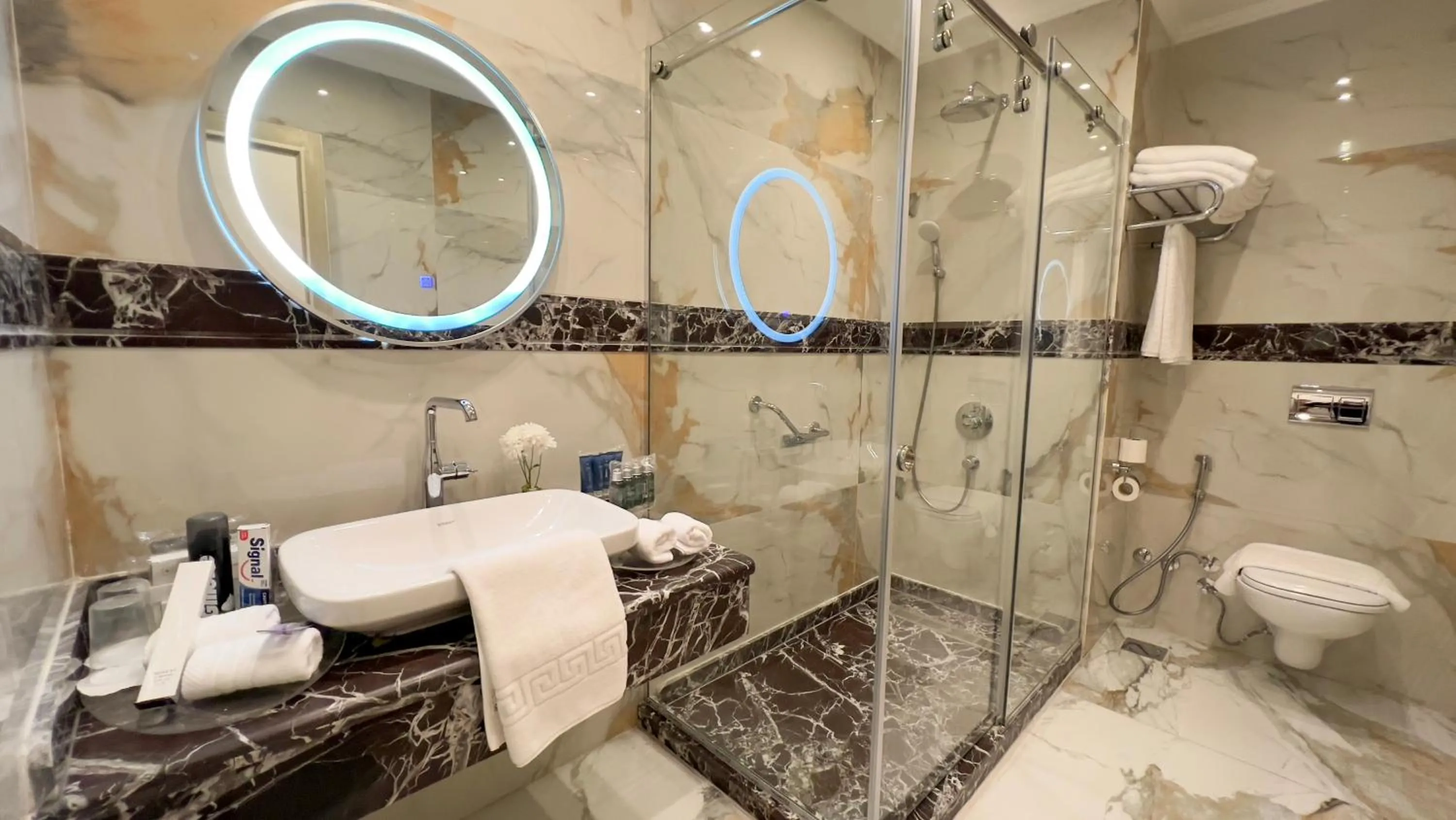 Bathroom in Helnan Palace Hotel - Adults Only