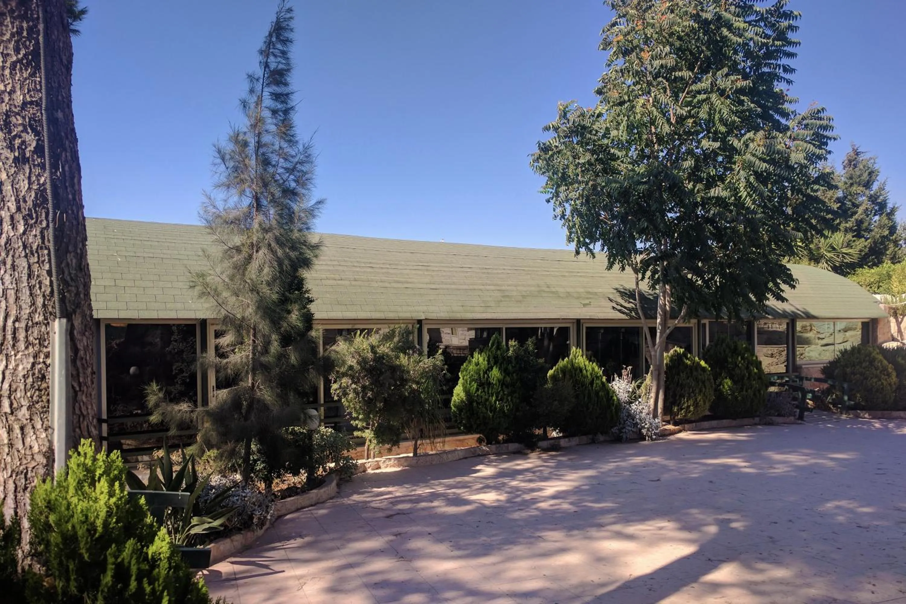 Property building in Alhambra Palace Hotel Suites - Ramallah