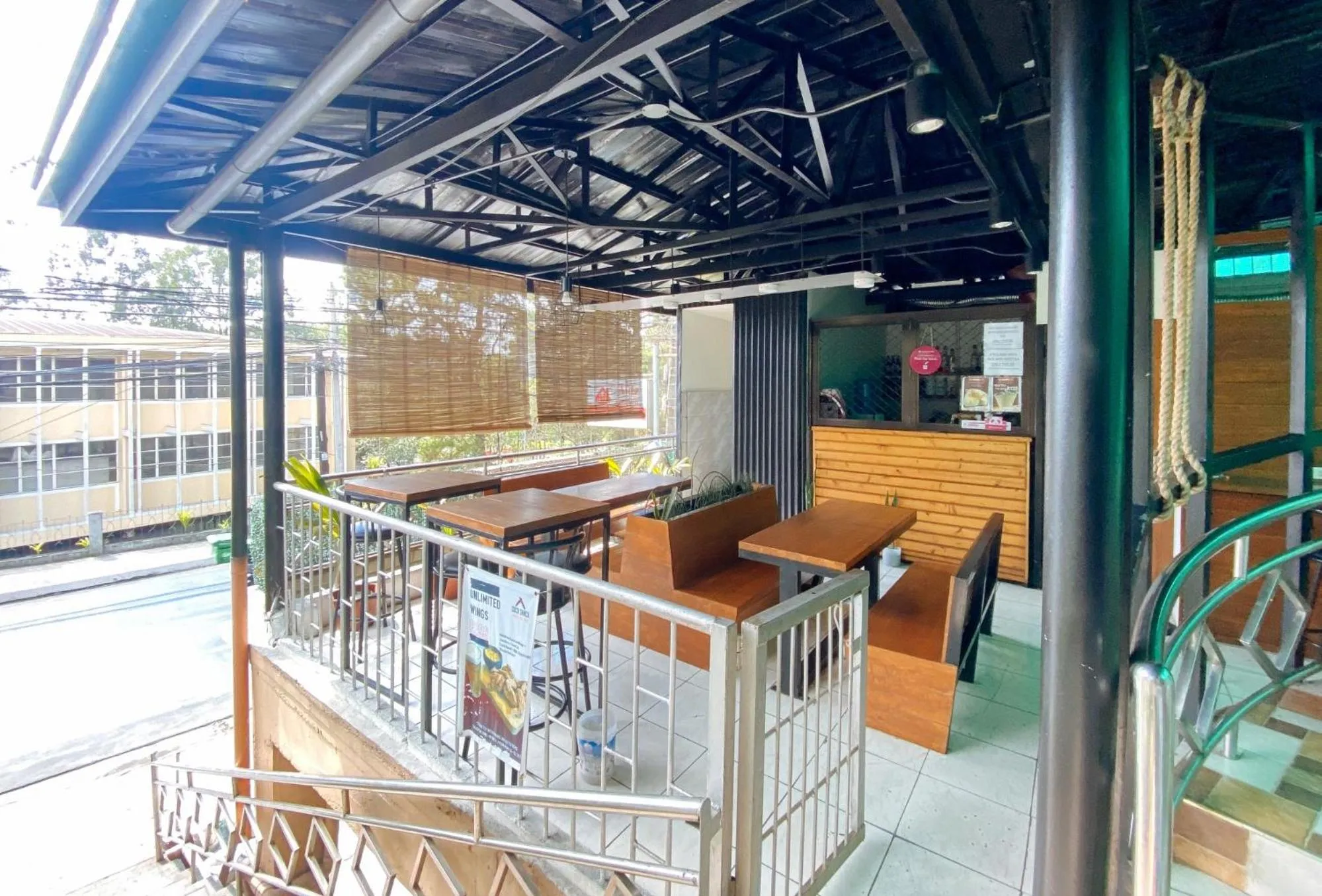 Balcony/Terrace in RedDoorz Hostel @ Tita Aidz Inn Baguio