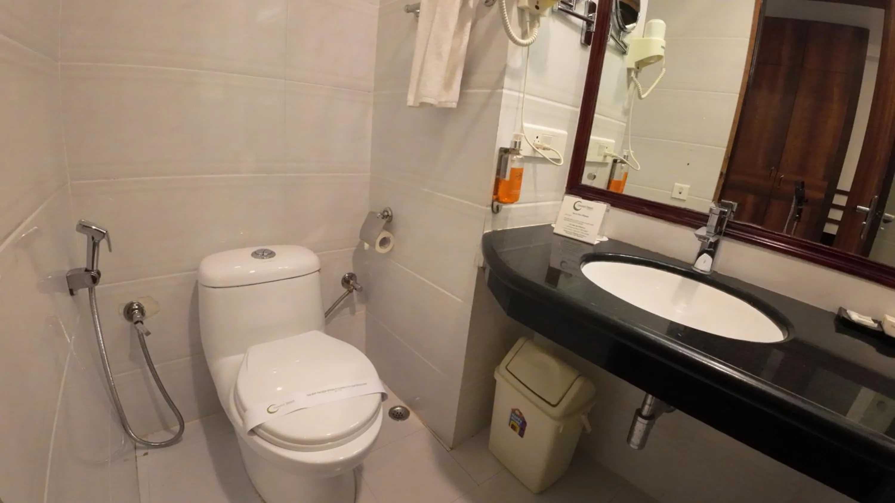 Bathroom in Crescent Resort, Darjeeling