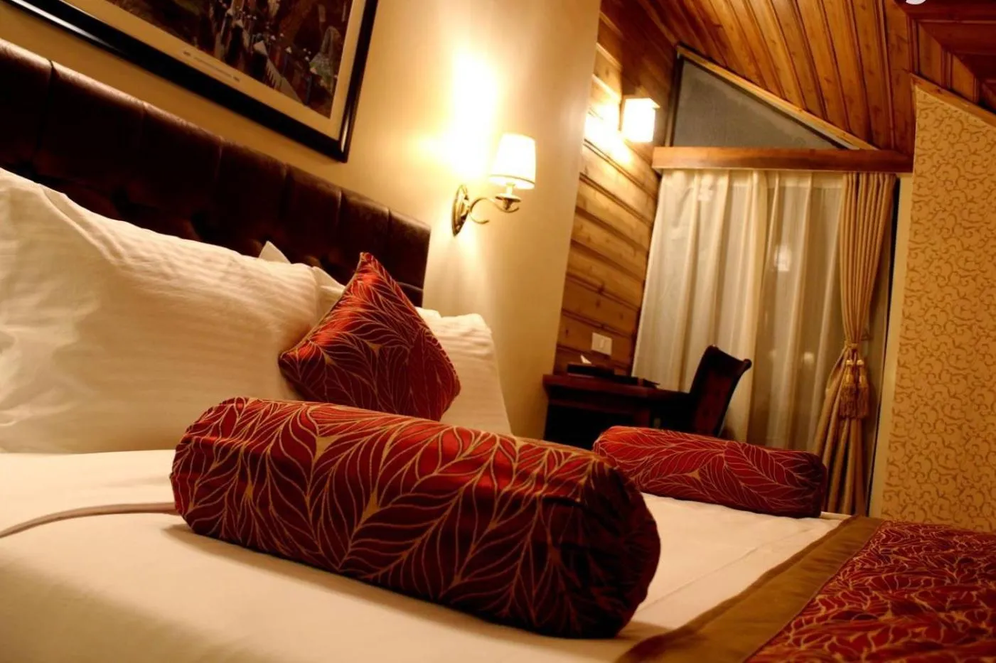 Bedroom, Bed in Crescent Resort, Darjeeling