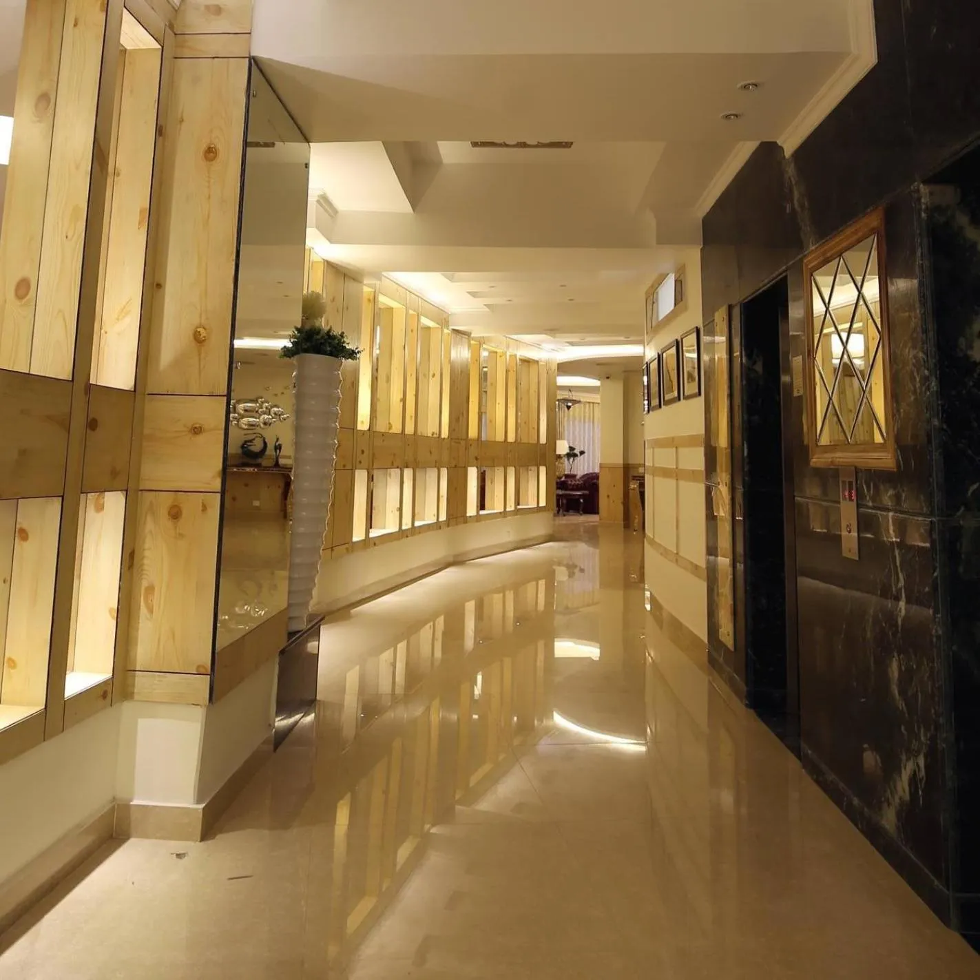 Lobby or reception in Crescent Resort, Darjeeling