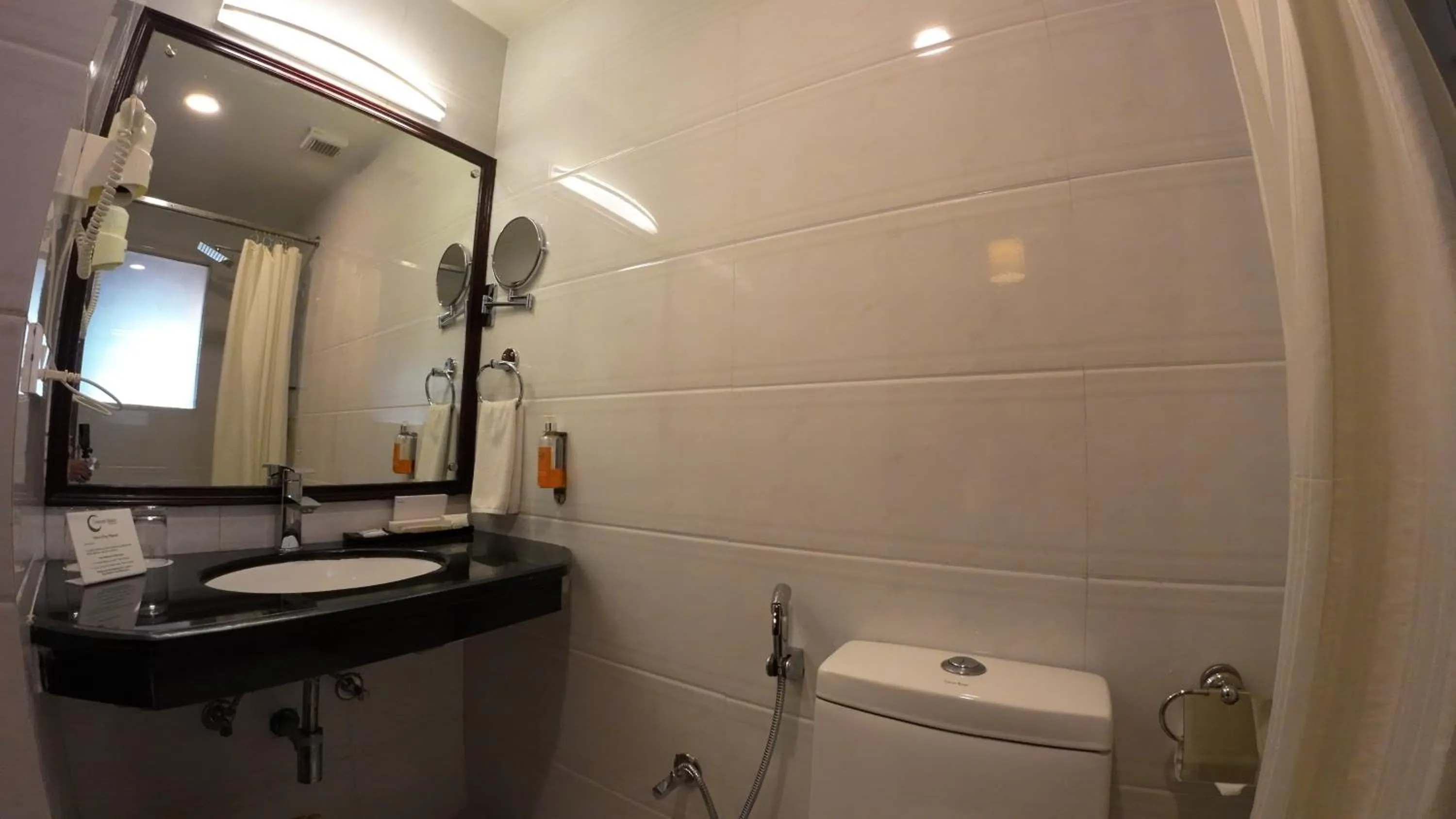 Shower in Crescent Resort, Darjeeling