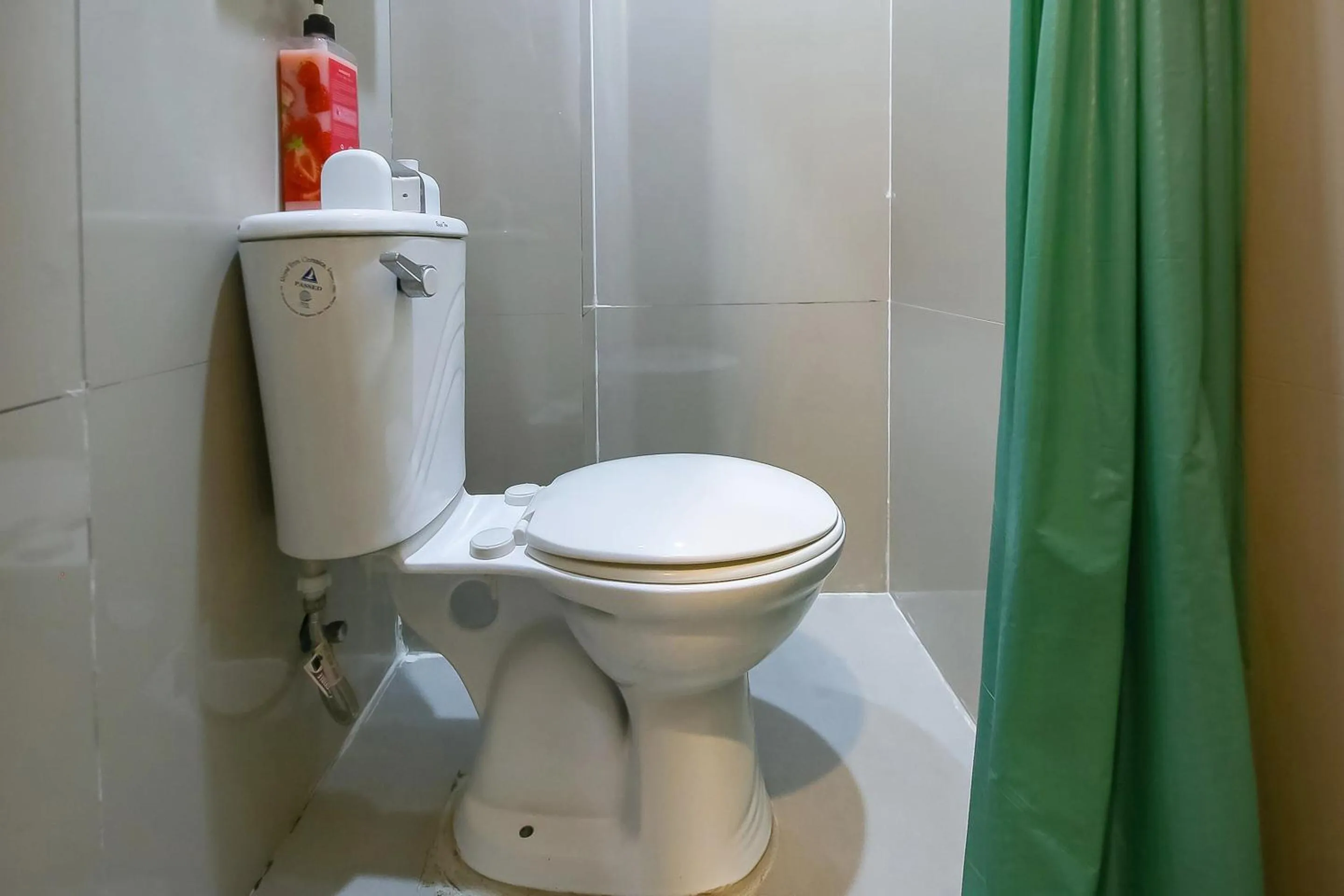 Bathroom in Super OYO 856 City Stay Inns Slex Makati