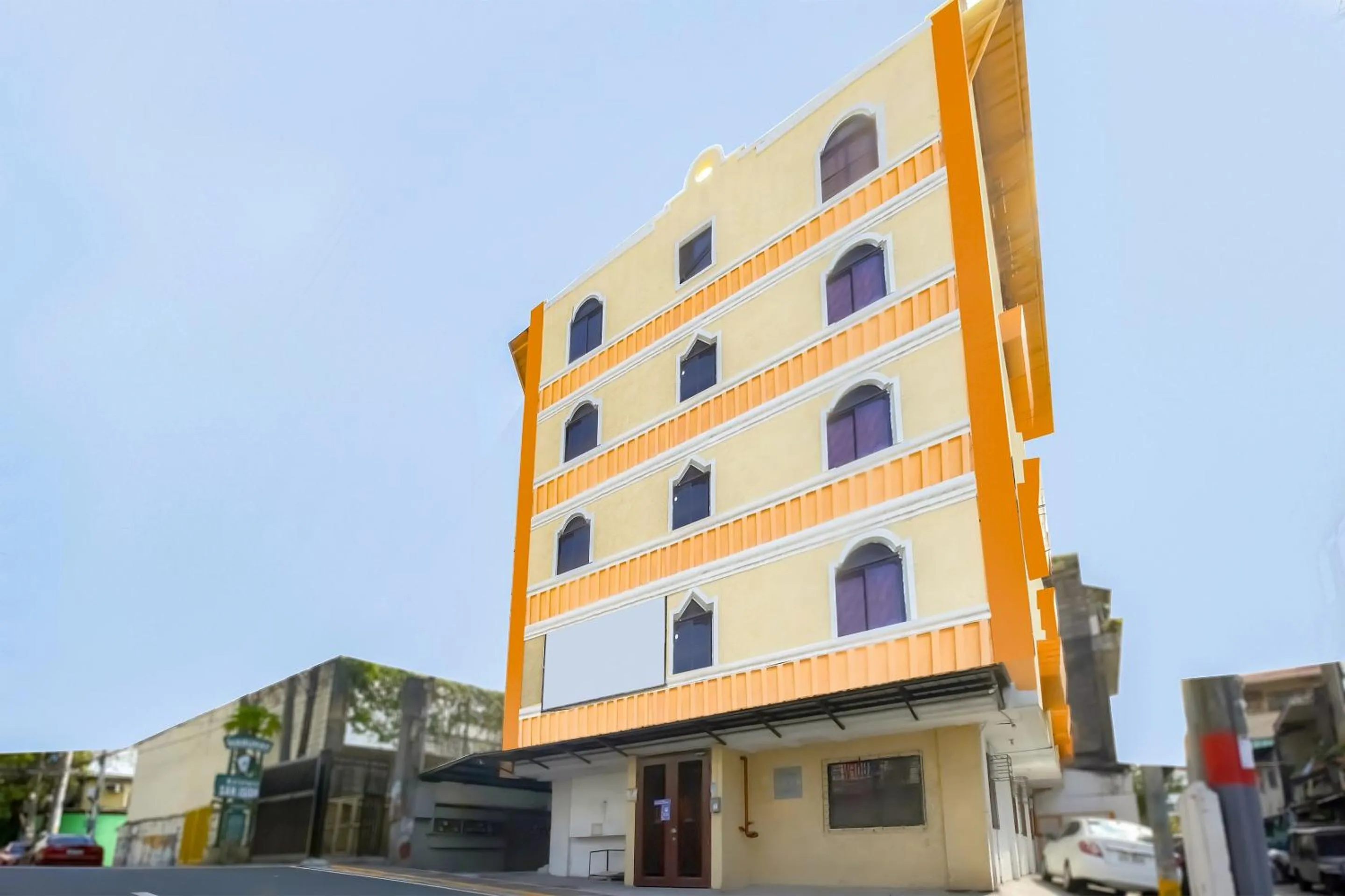 Facade/entrance in Super OYO 856 City Stay Inns Slex Makati