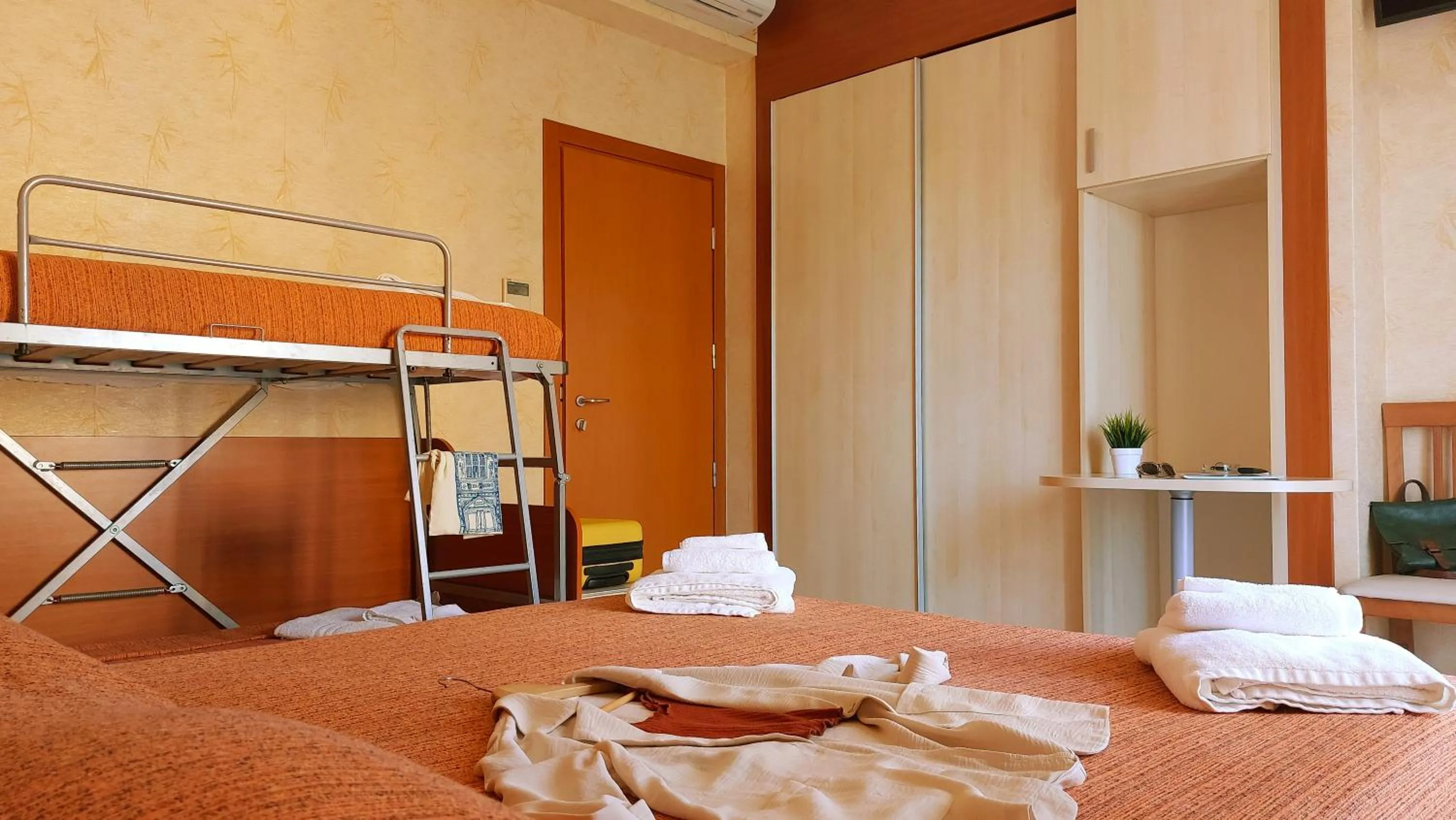 Bedroom, Bed in Hotel Condor