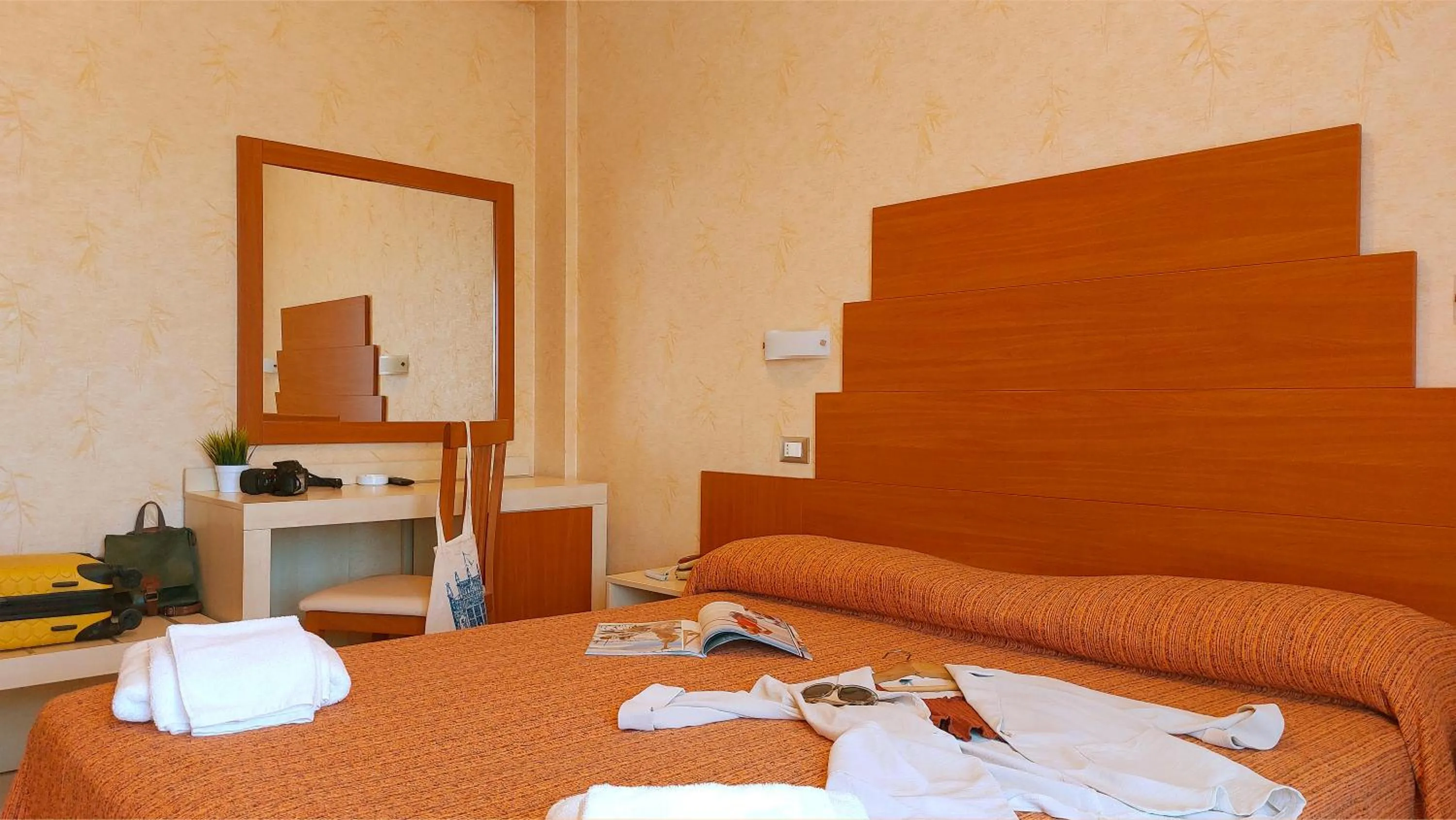 Bedroom, Bed in Hotel Condor