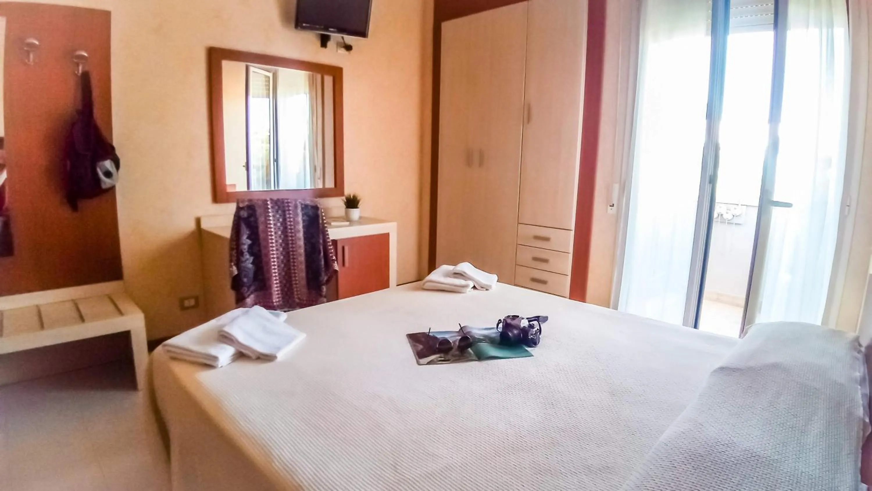 Double or Twin Room with Balcony in Hotel Condor
