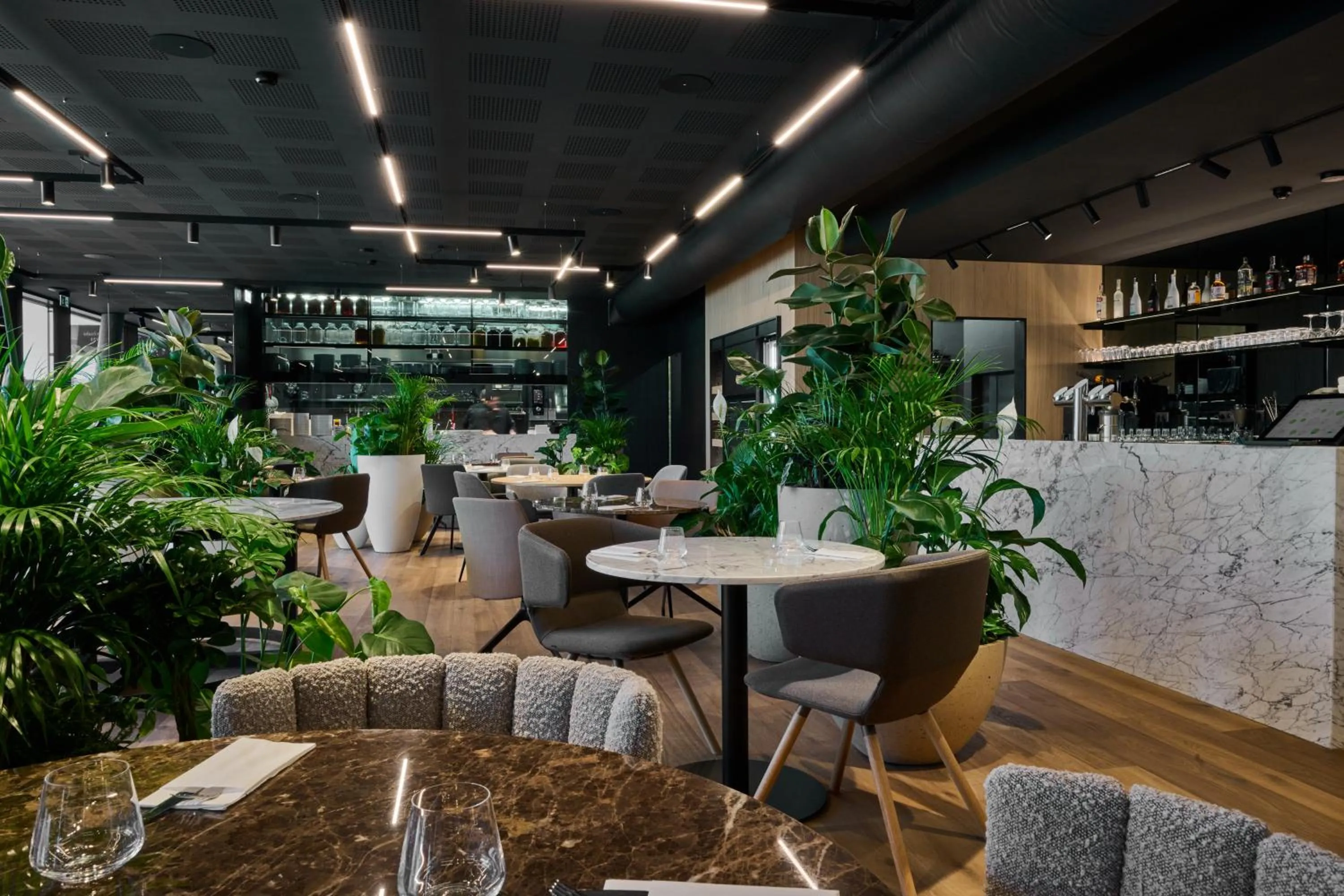 Restaurant/places to eat in ABA Apartments