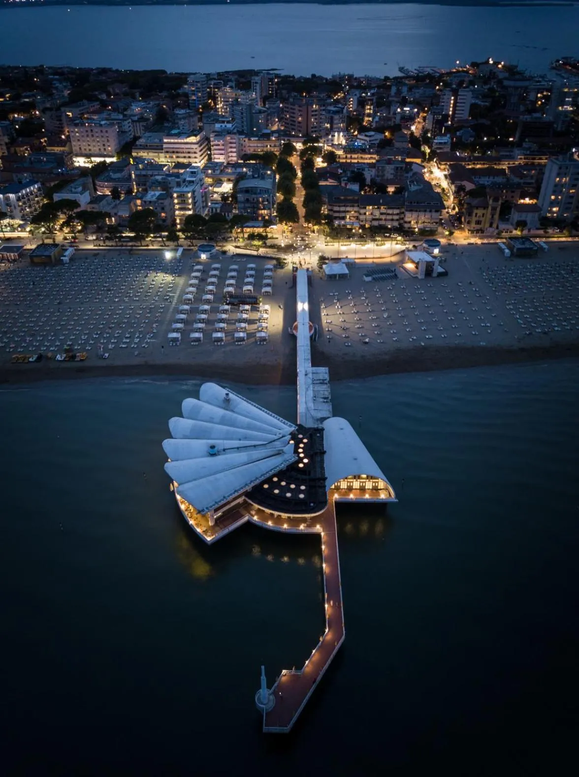 Beach in Aparthotel Holiday