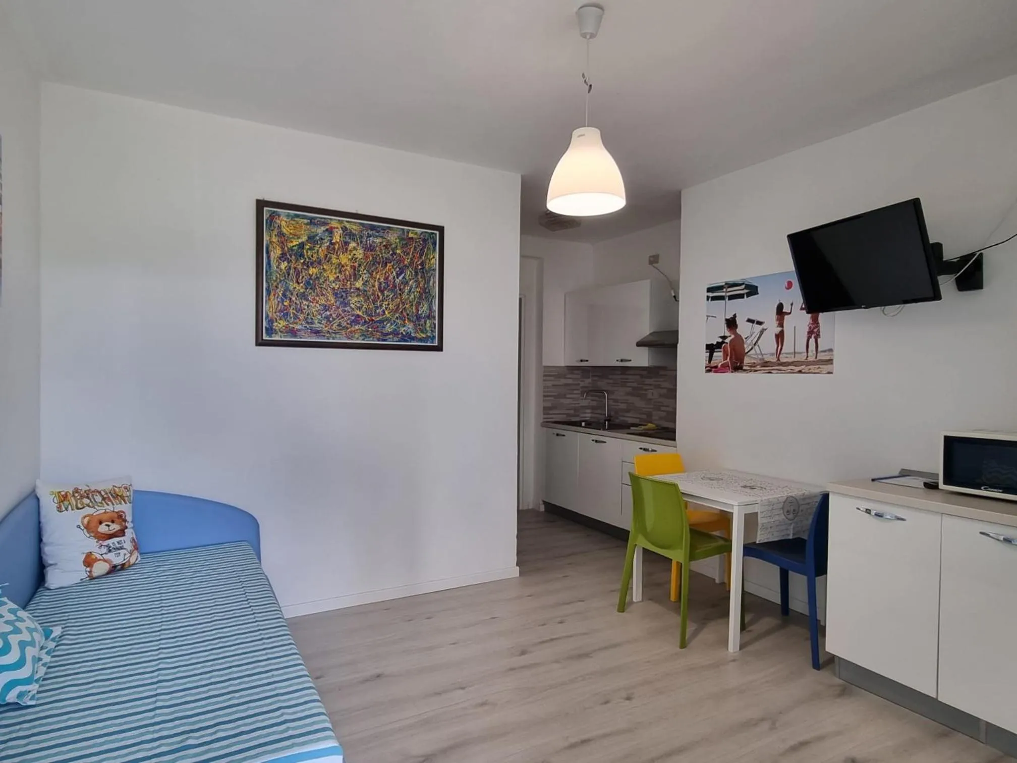 TV and multimedia in Aparthotel Holiday