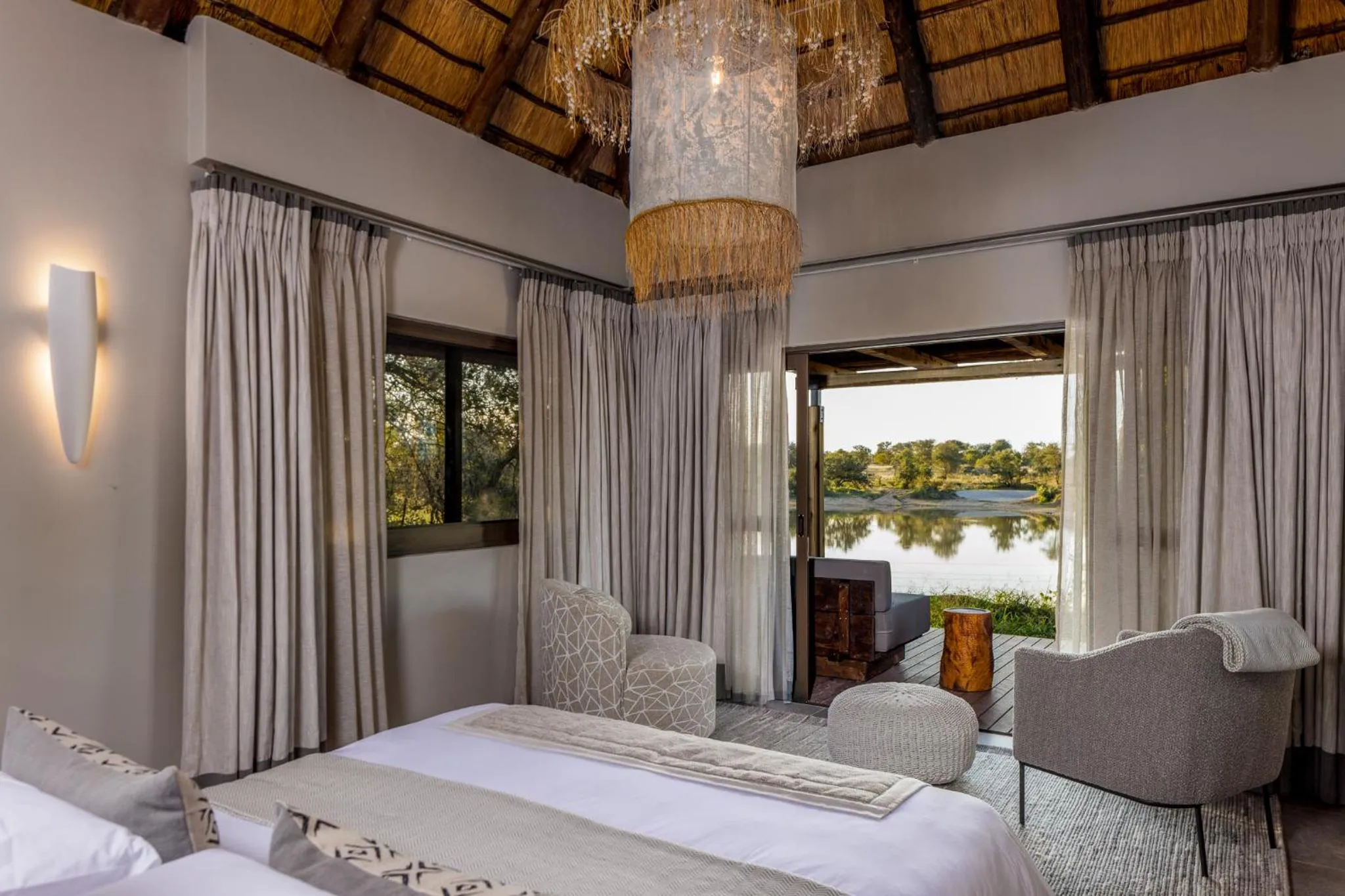 Photo of the whole room, Bed in Simbavati Waterside