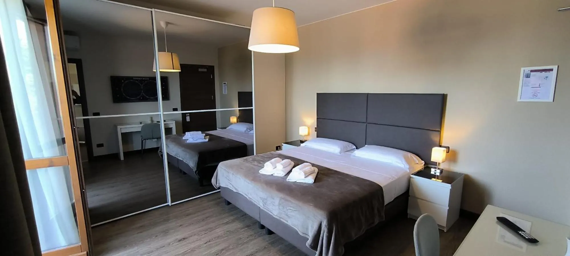 Bed in Hotel Gardenia Sirmione