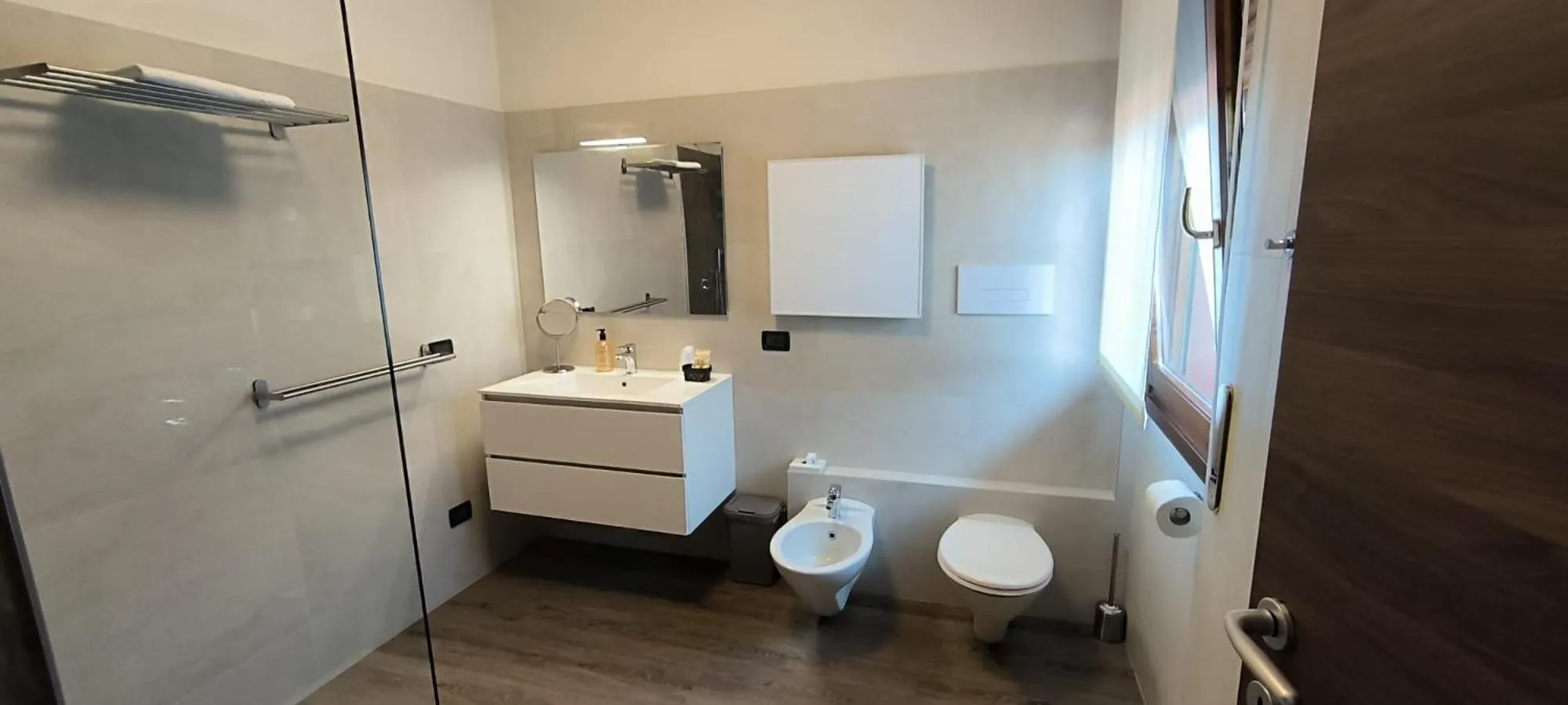 Shower in Hotel Gardenia Sirmione