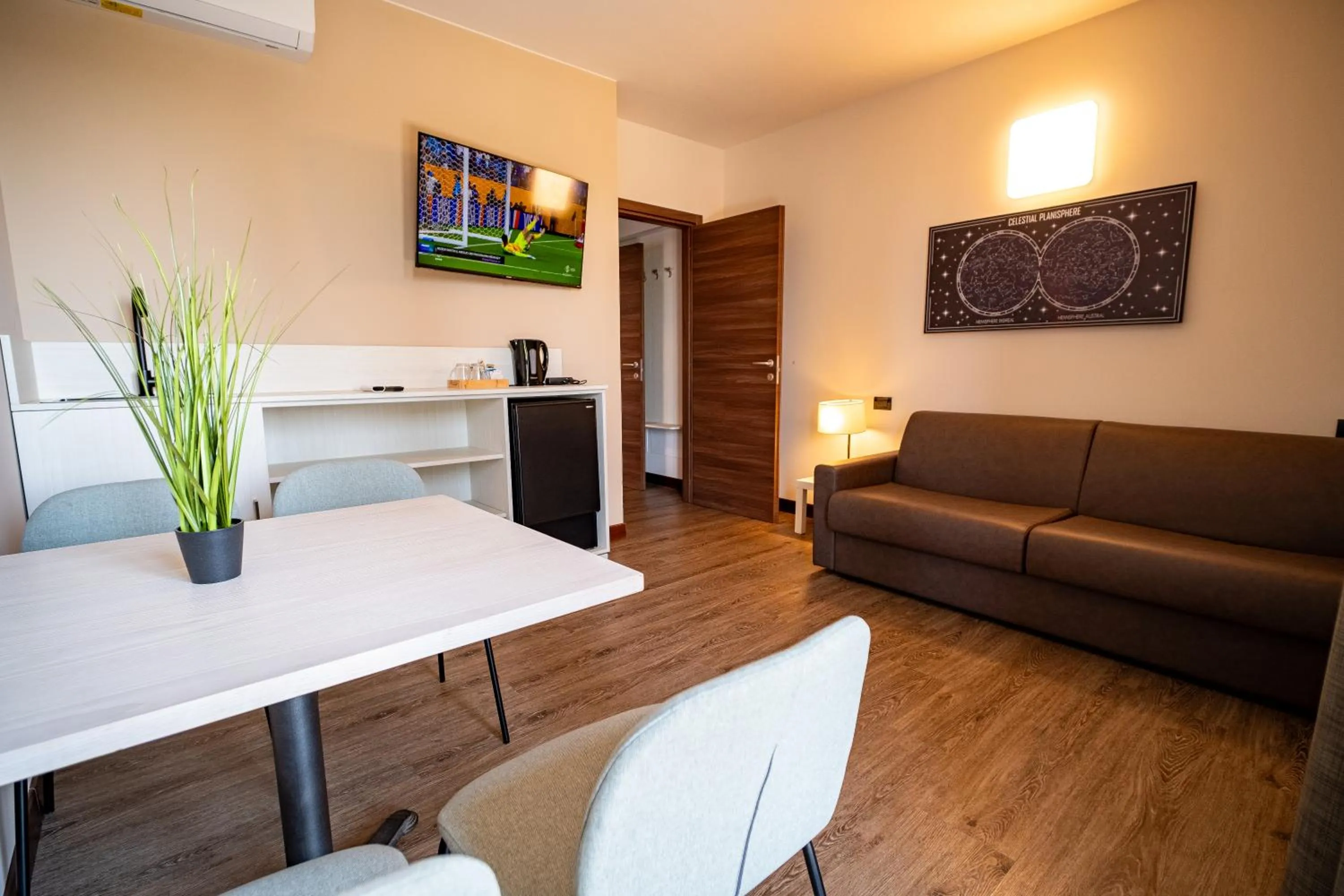 Kitchen or kitchenette in Hotel Gardenia Sirmione