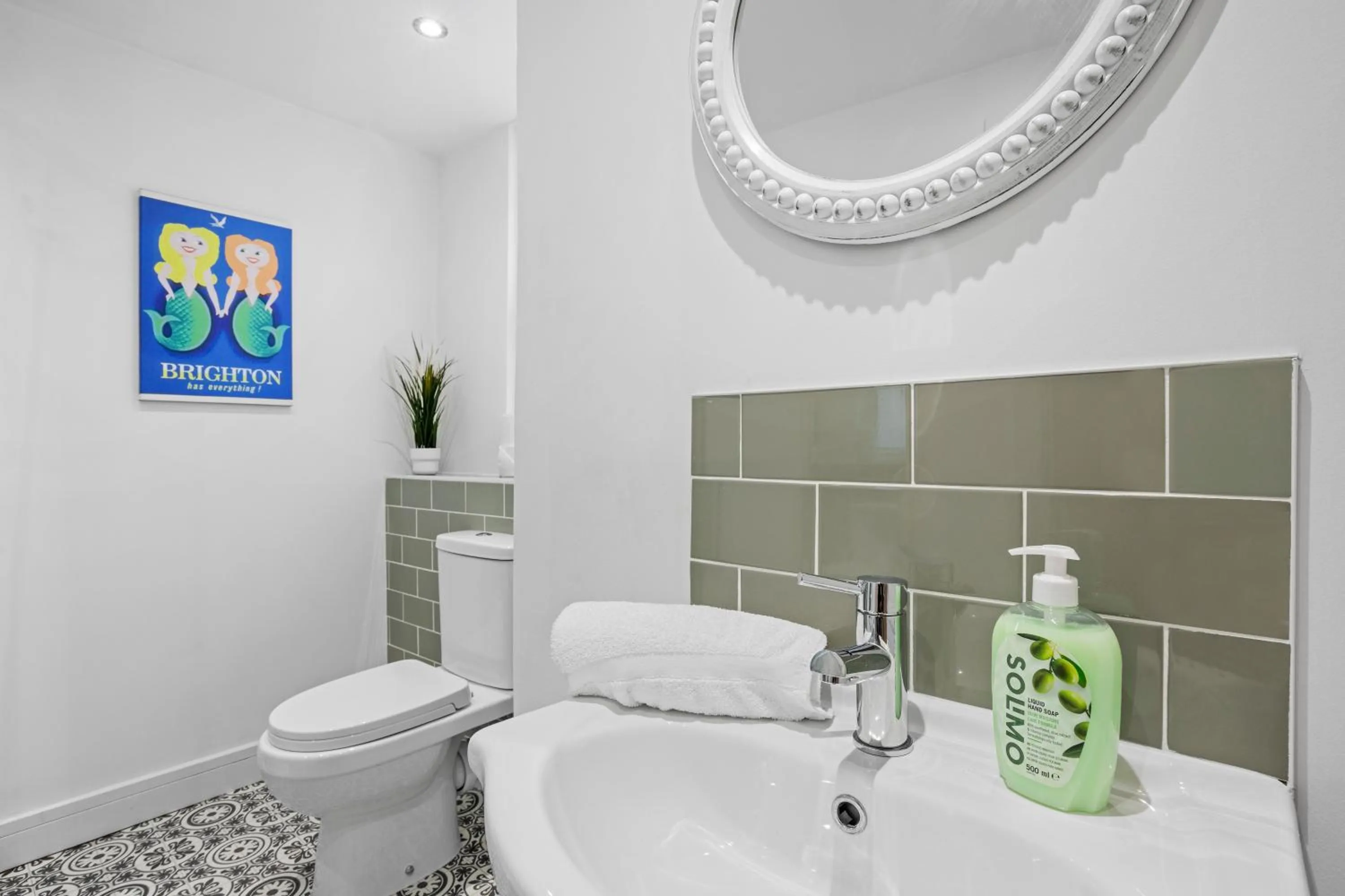 Toilet in St Peters Pad By My Getaways Free Parking