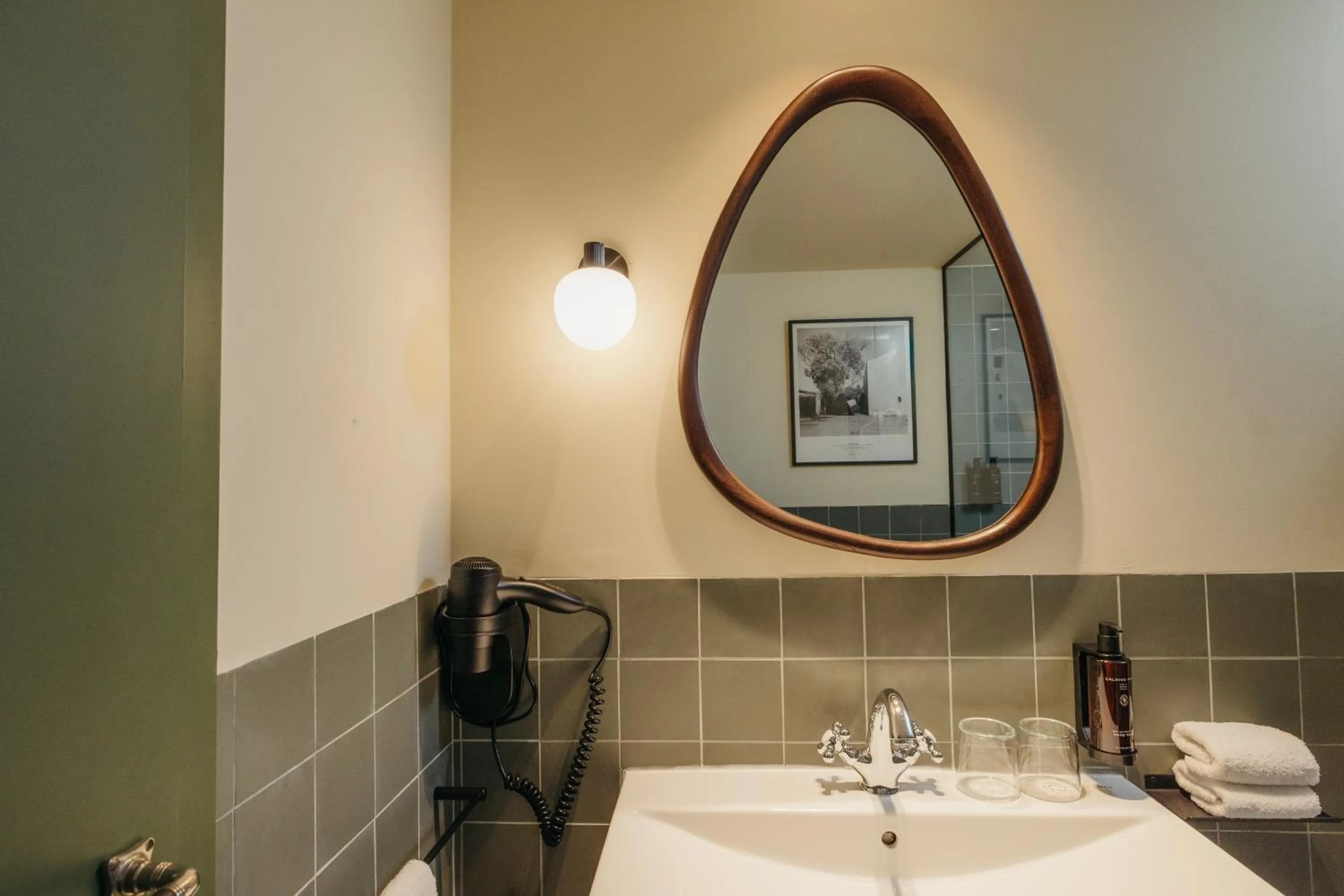 Toilet in H Regas Adults Only