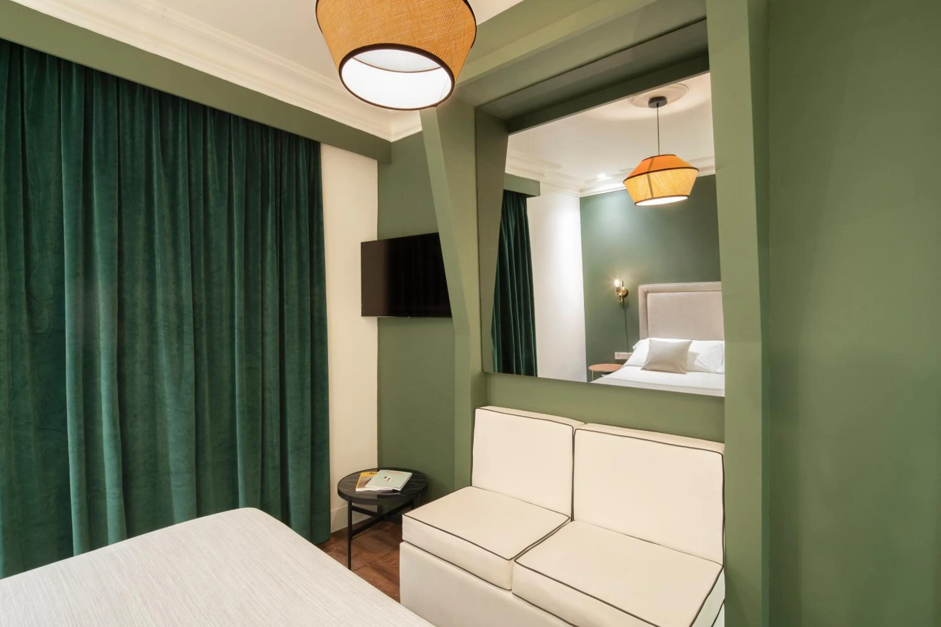 Shower, Bed in H Regas Adults Only