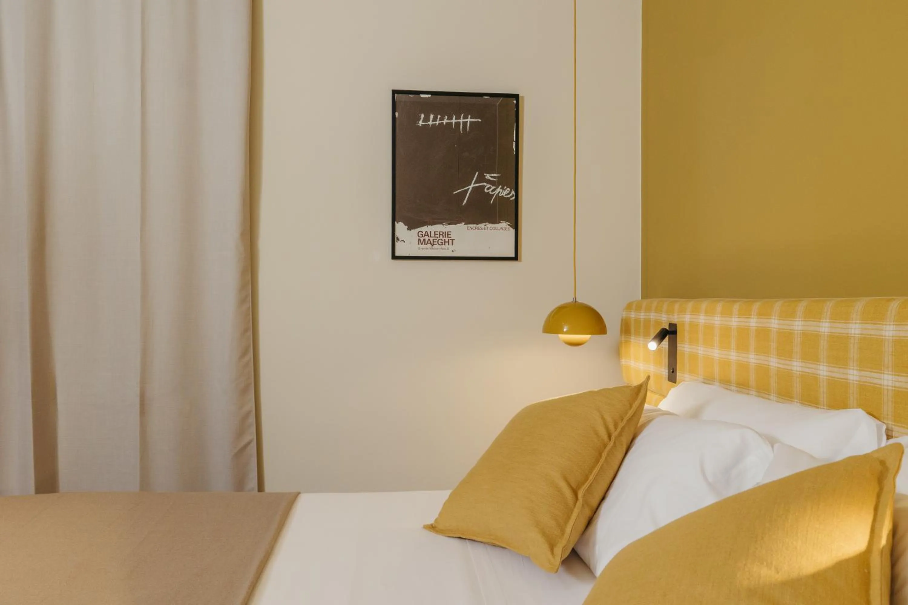 Photo of the whole room, Bed in H Regas Adults Only