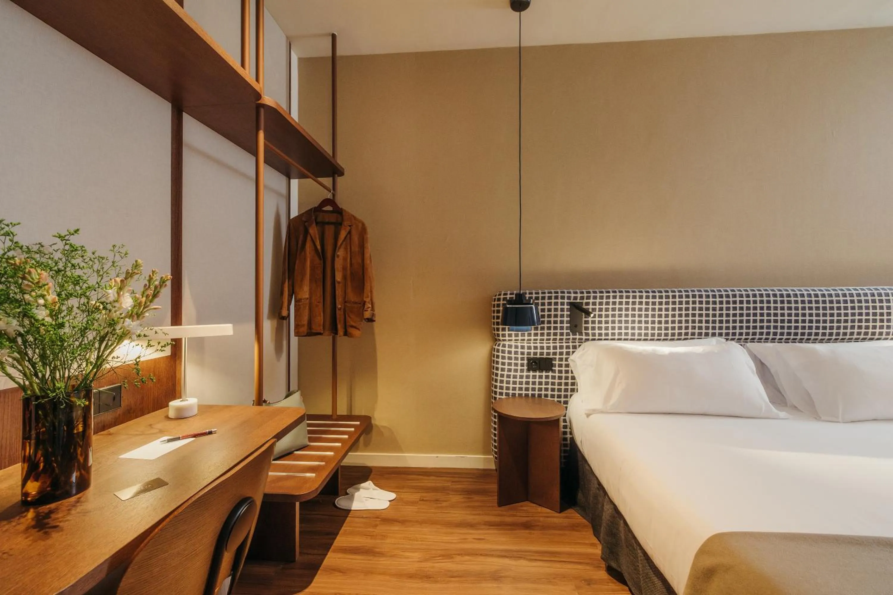 Seating area, Bed in H Regas Adults Only