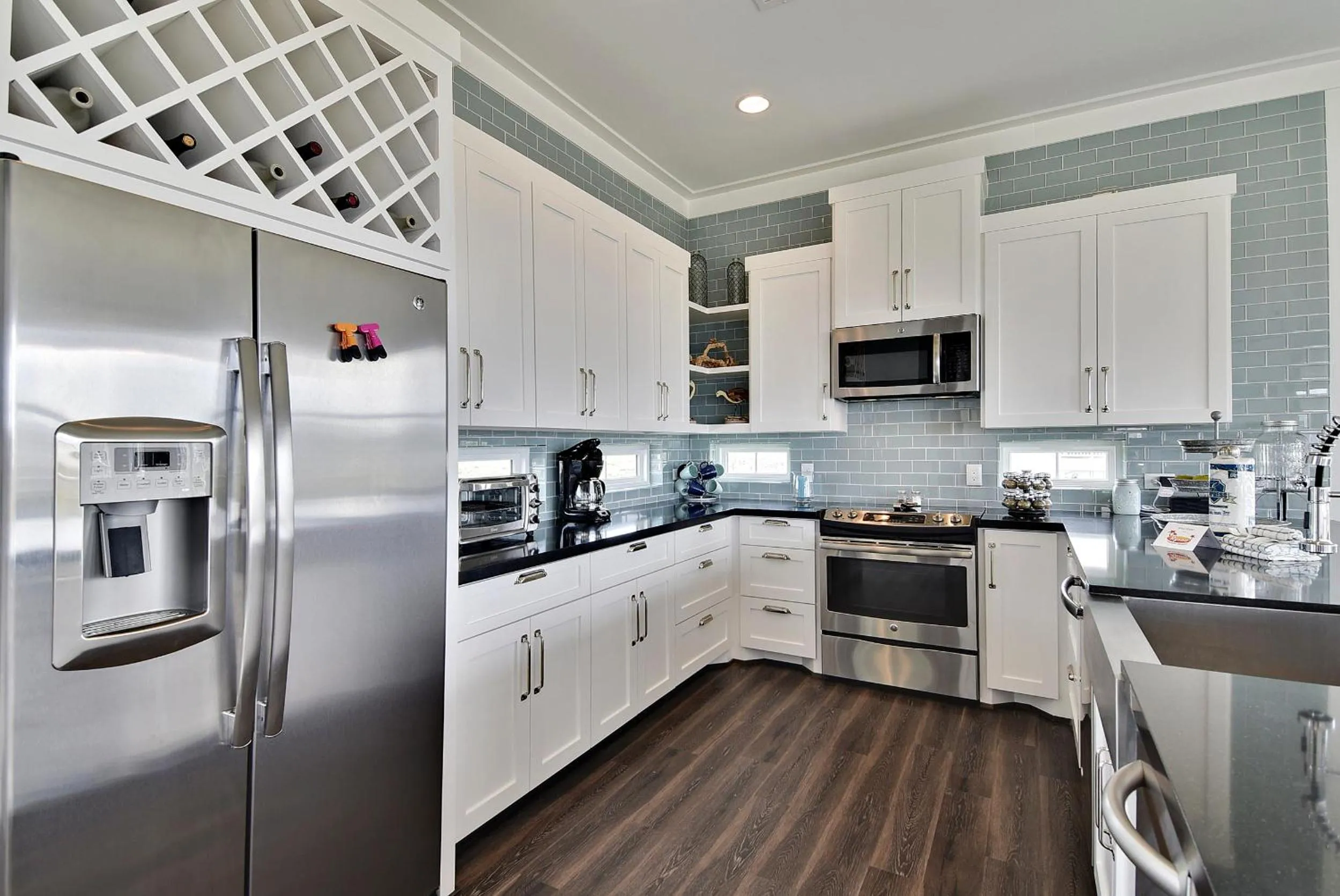 Kitchen or kitchenette in Wine Down