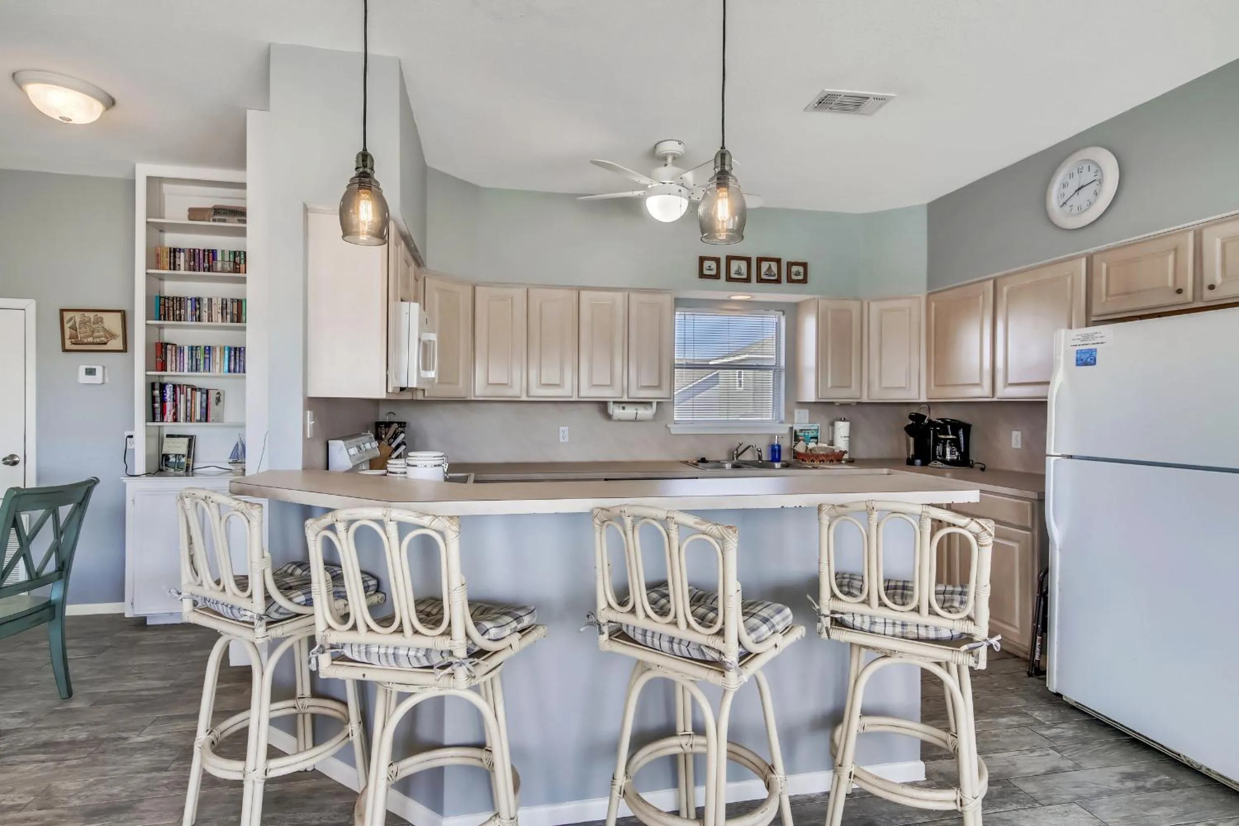 Kitchen or kitchenette in Mutiny on the Bounty