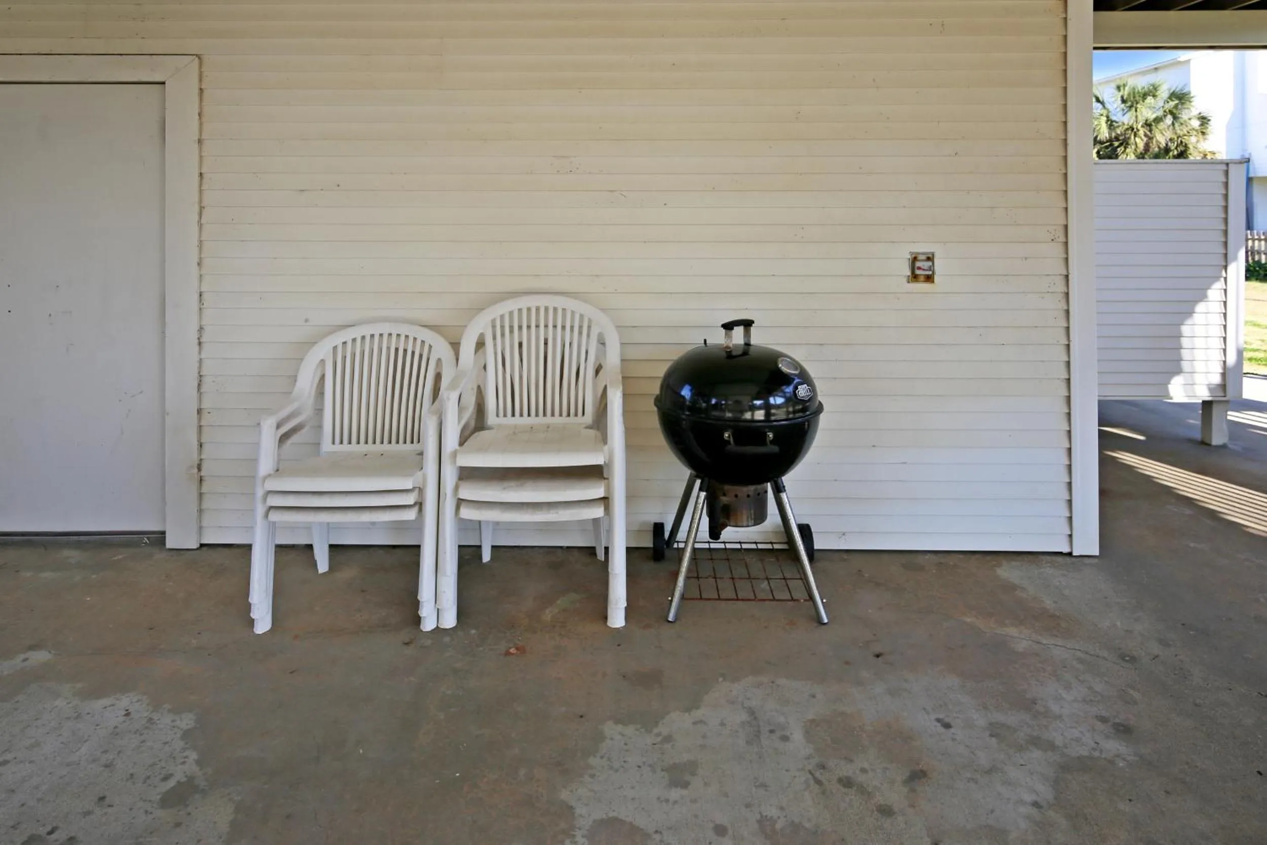 Property building in Mutiny on the Bounty