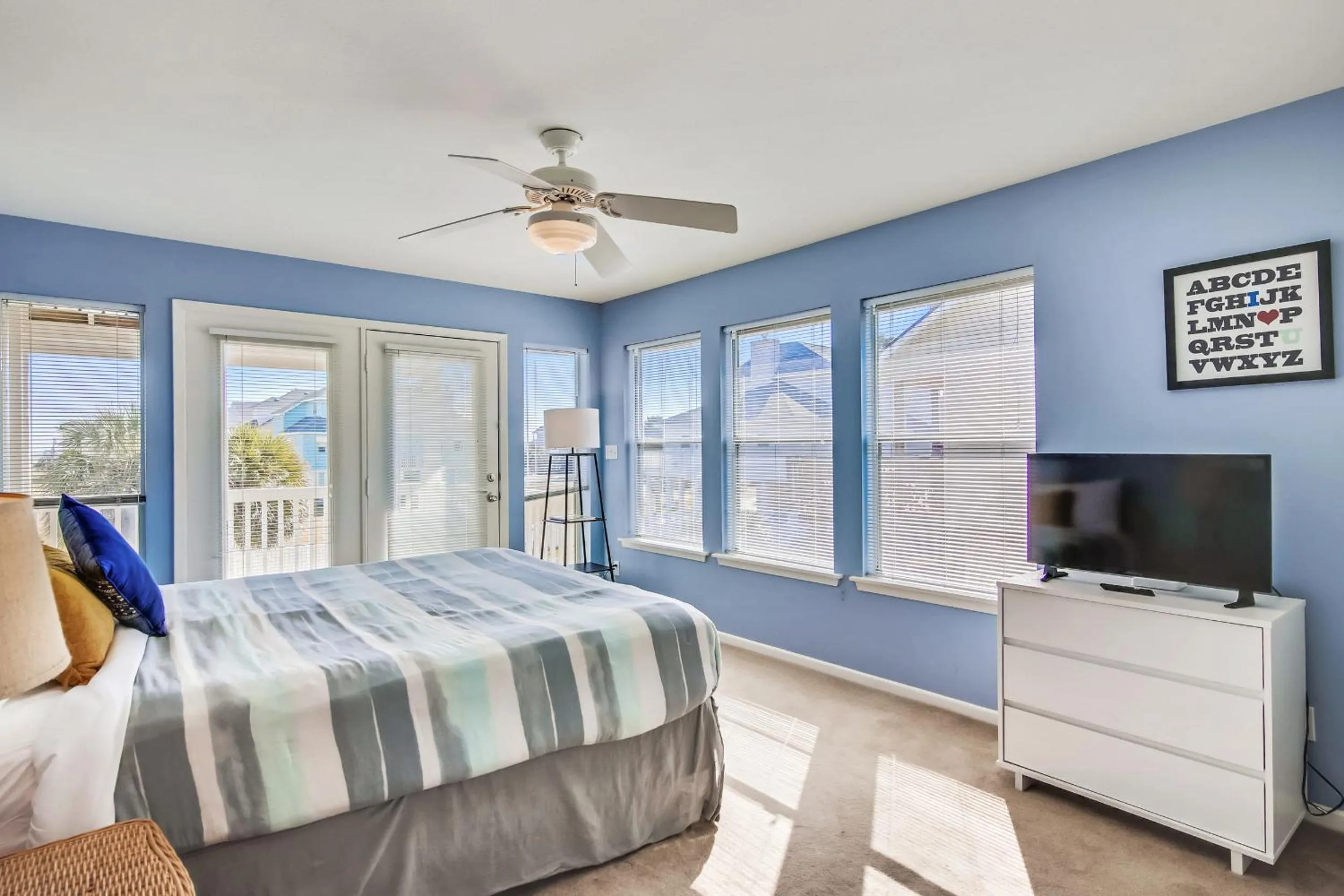 Property building, Bed in Mutiny on the Bounty