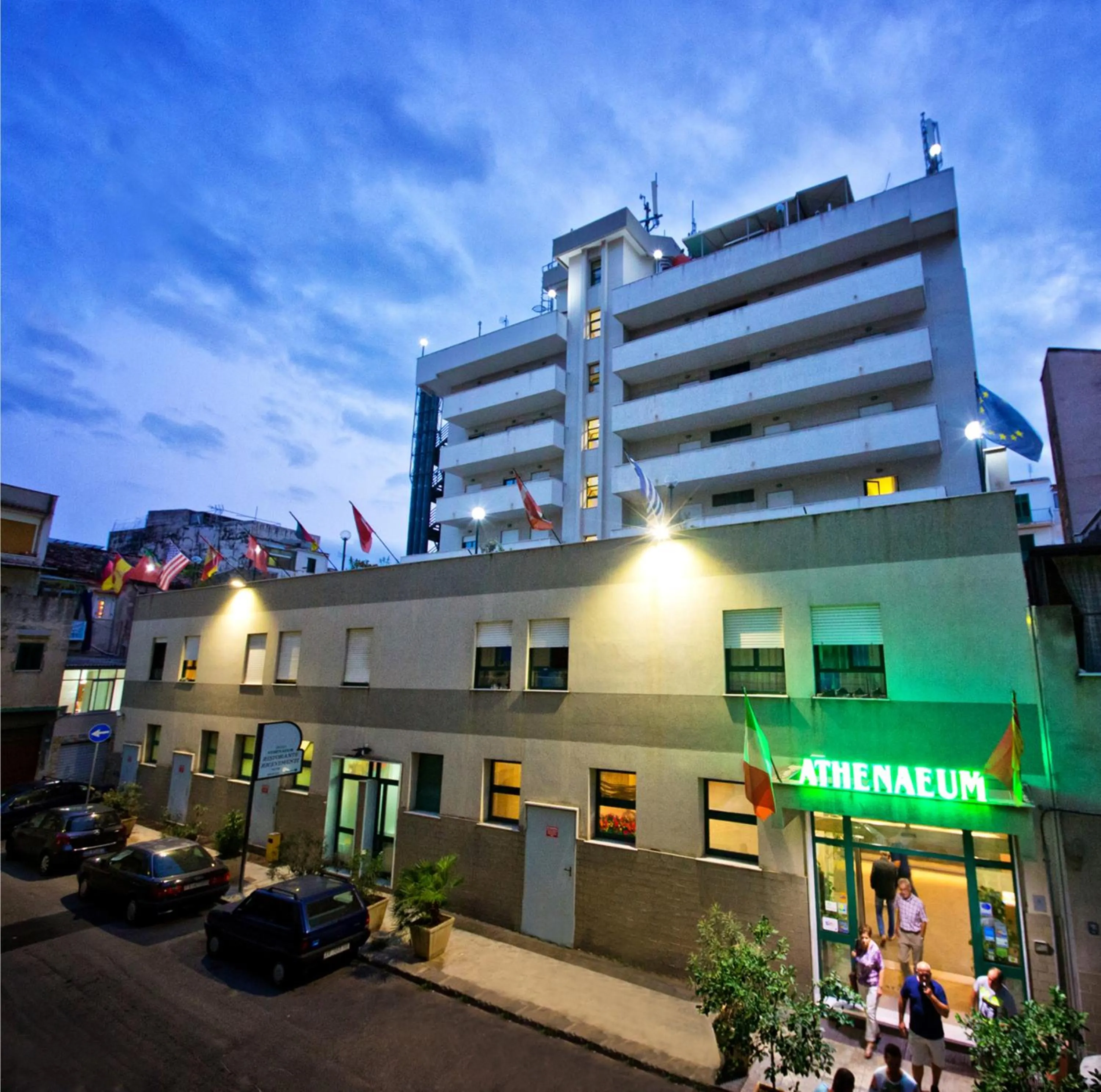 Facade/entrance in Albergo Athenaeum