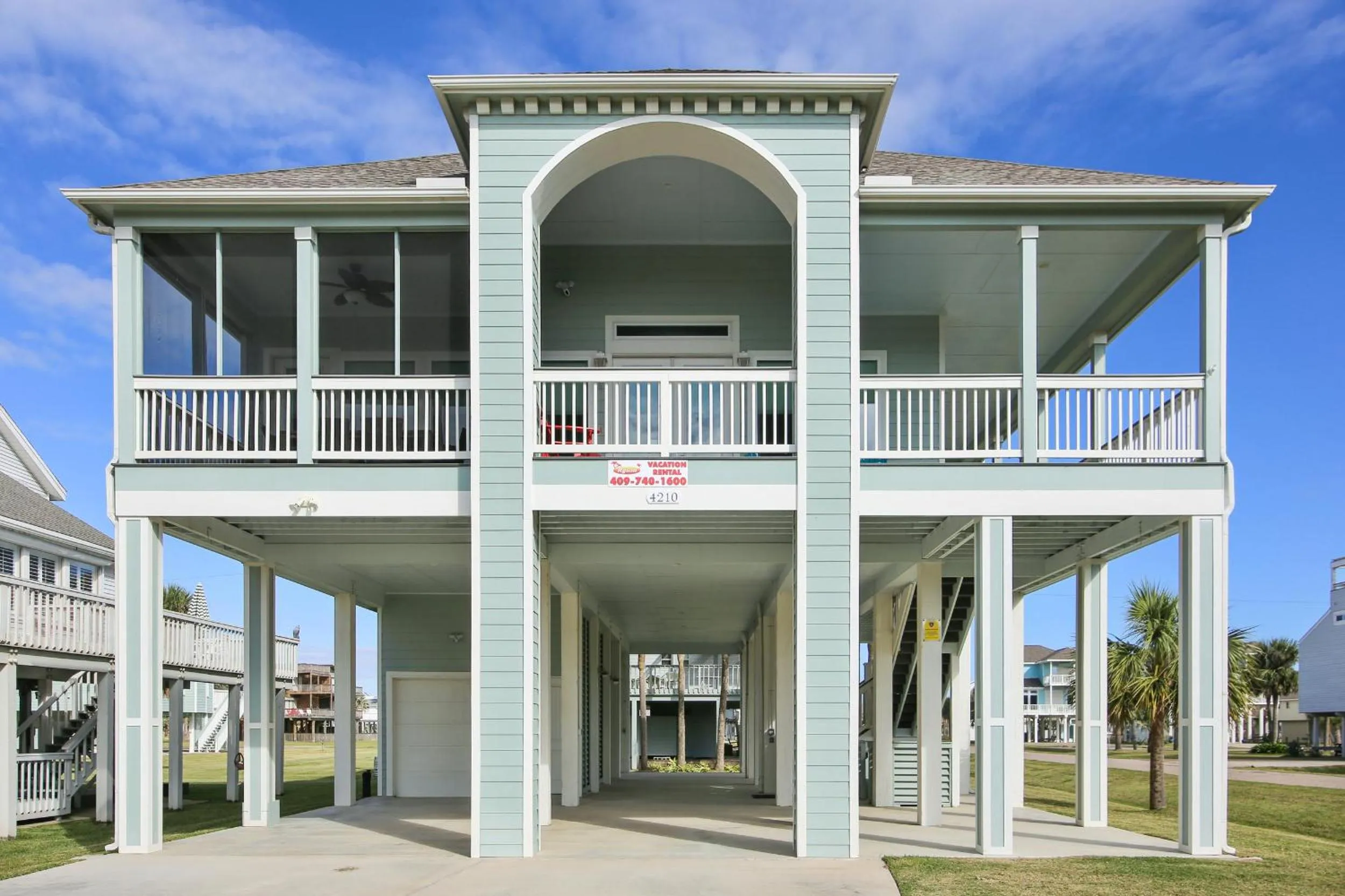 Property building in Sandpiper Treasure