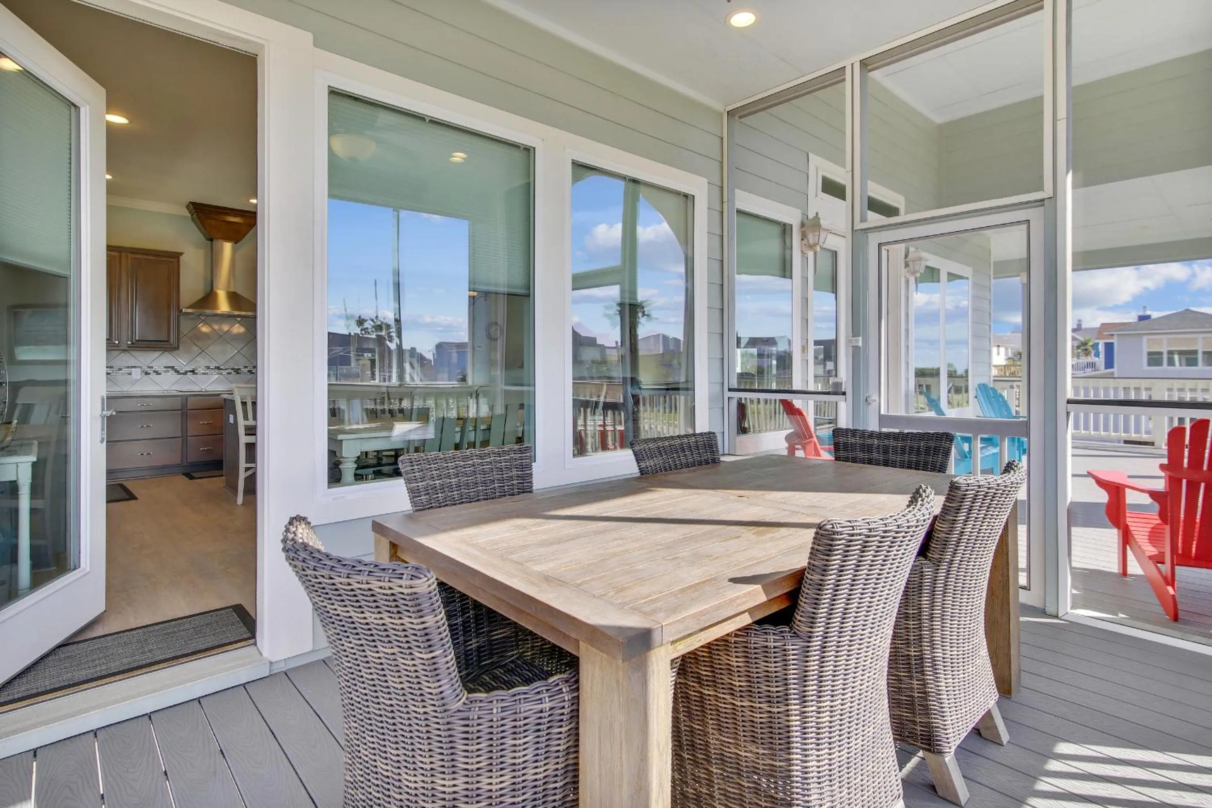 Property building in Sandpiper Treasure