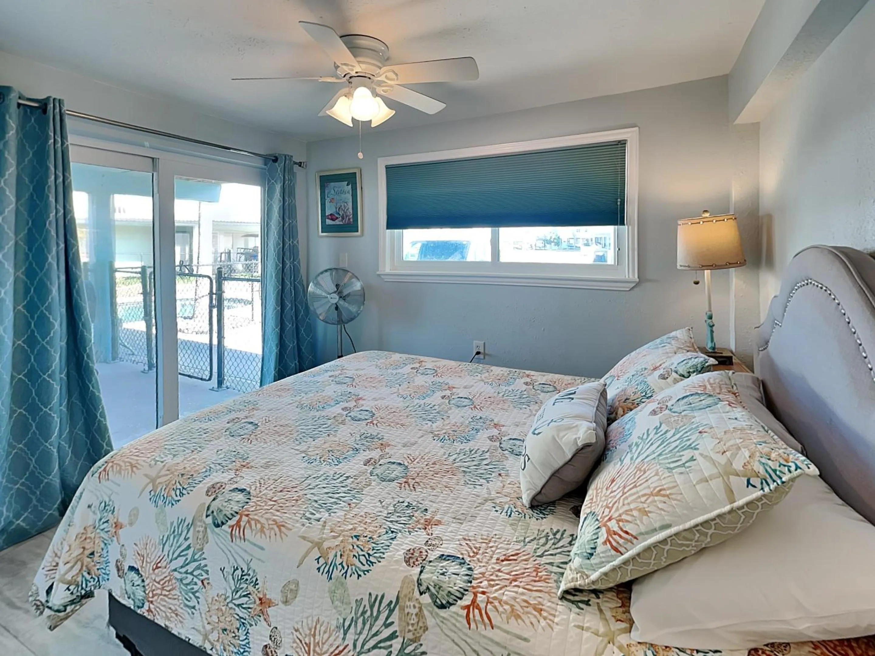 Property building, Bed in Reel Paradise