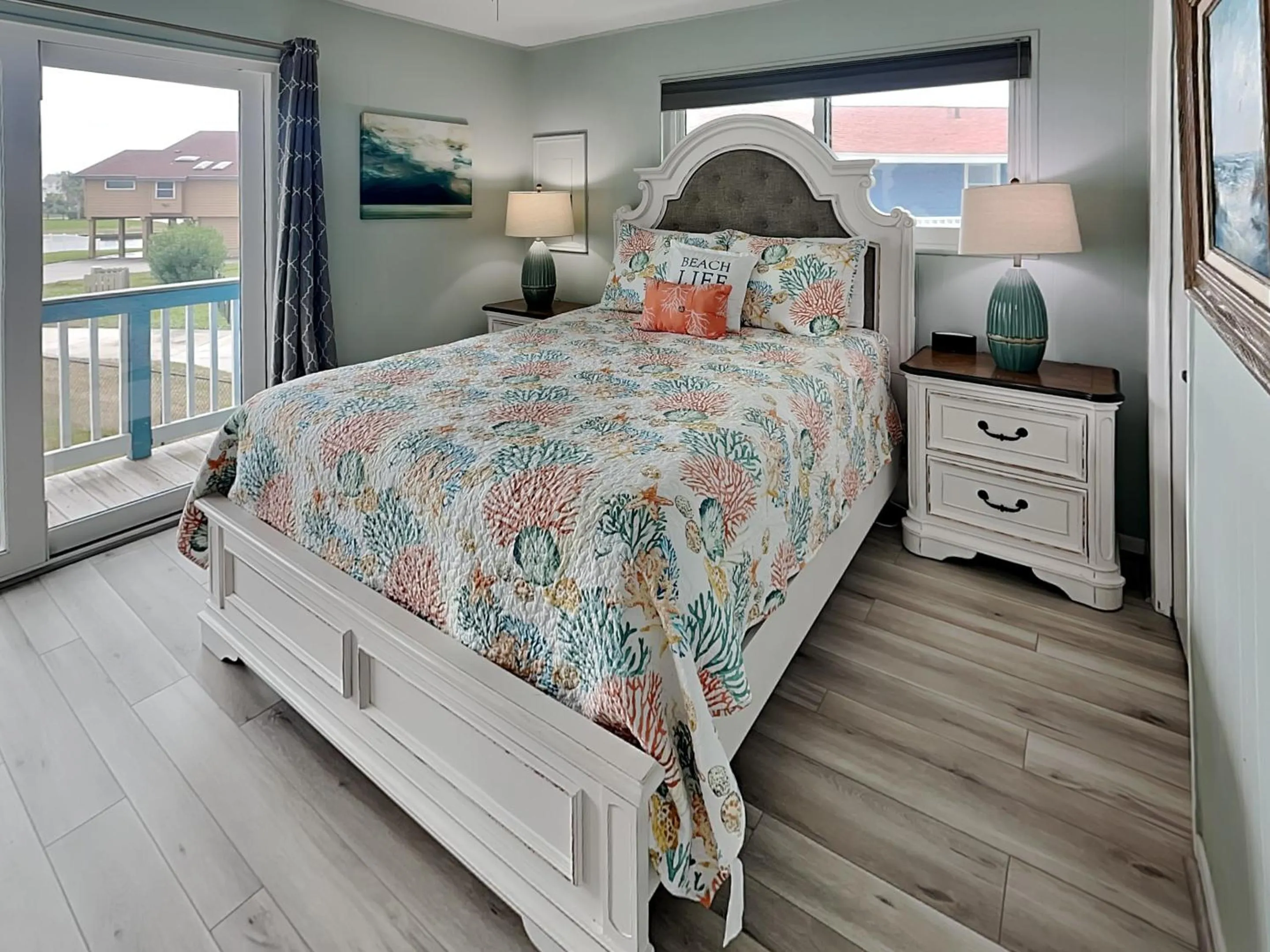 Bed in Reel Paradise