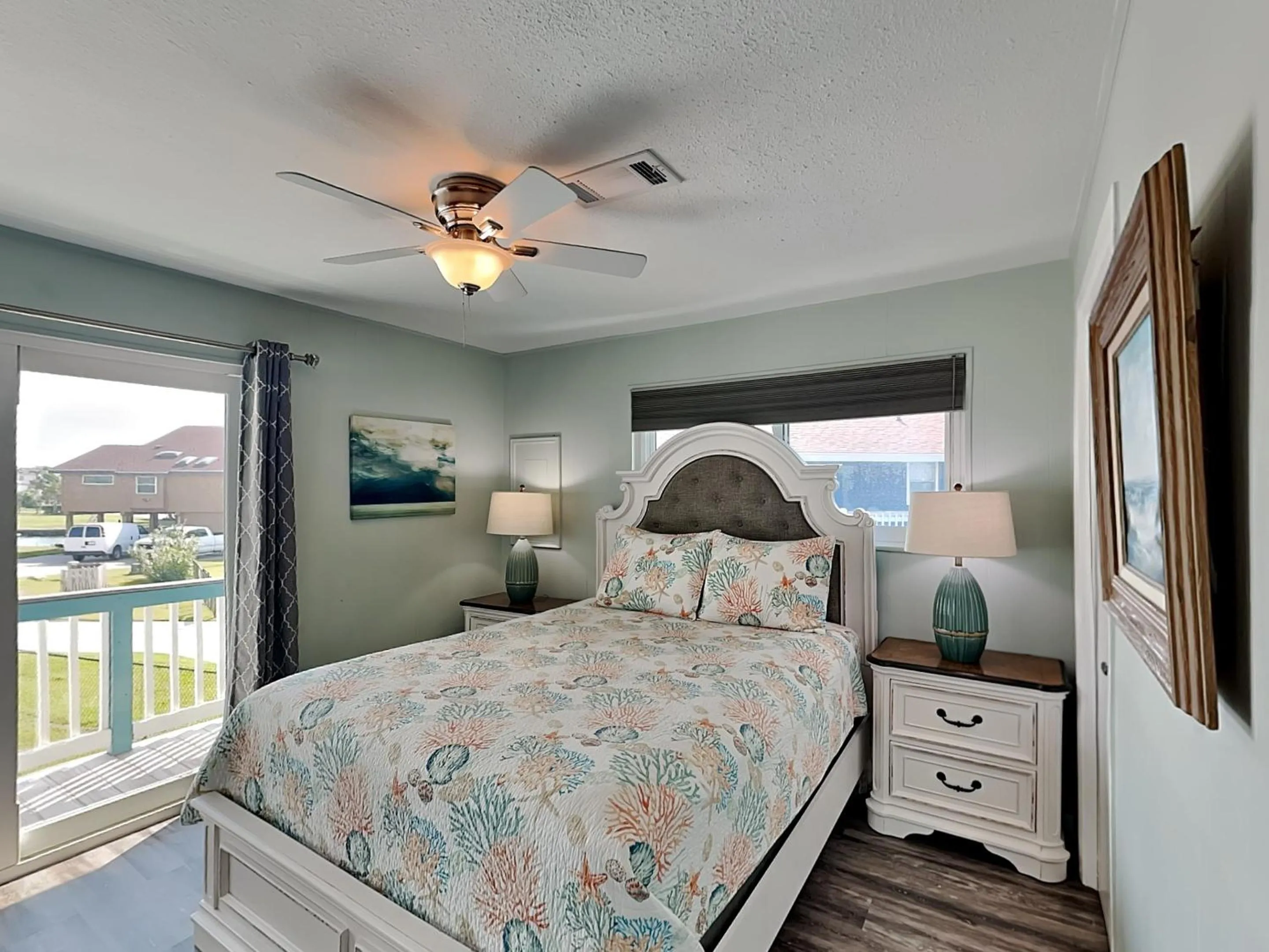 Property building, Bed in Reel Paradise