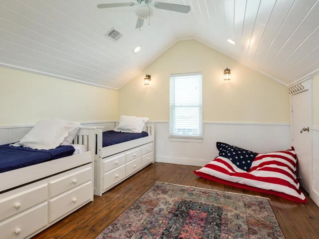 Property building, Bed in Once Upon a Tide