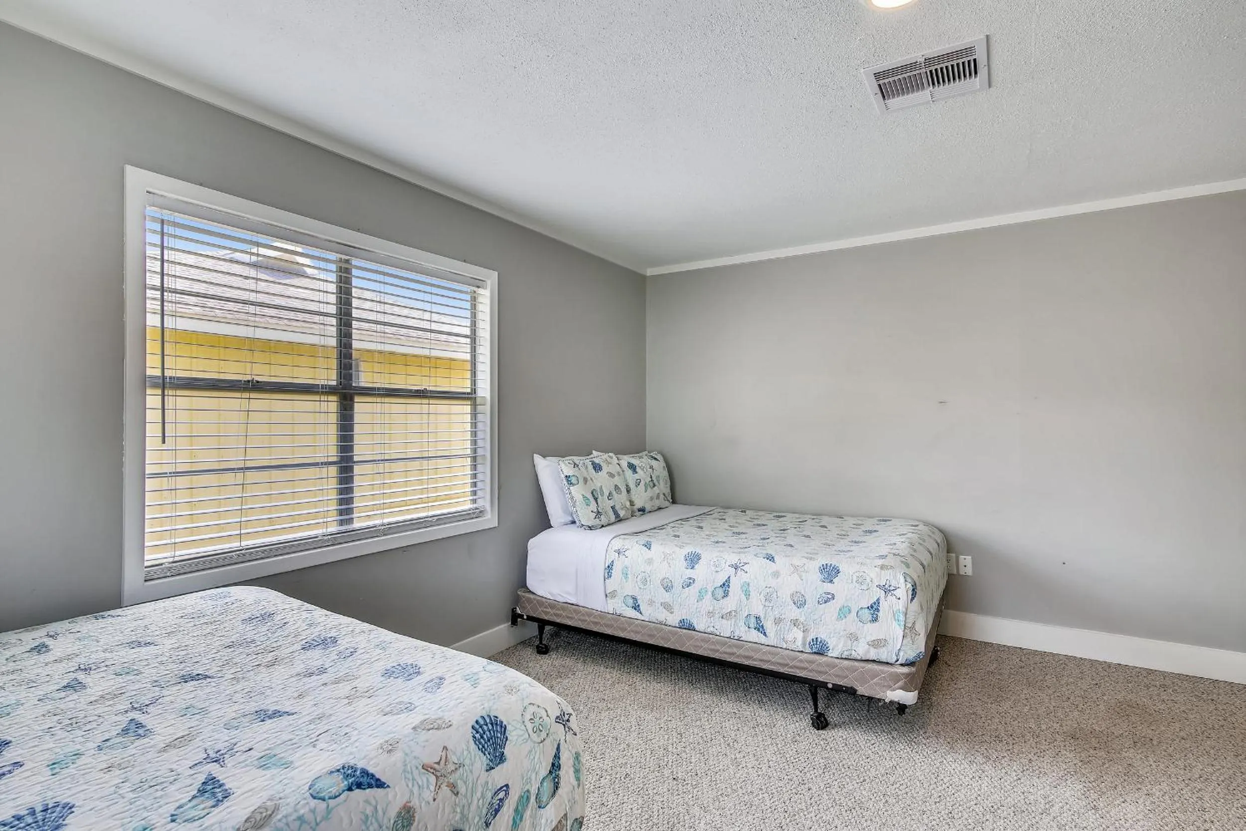 Bedroom, Bed in Bermuda Beachfront