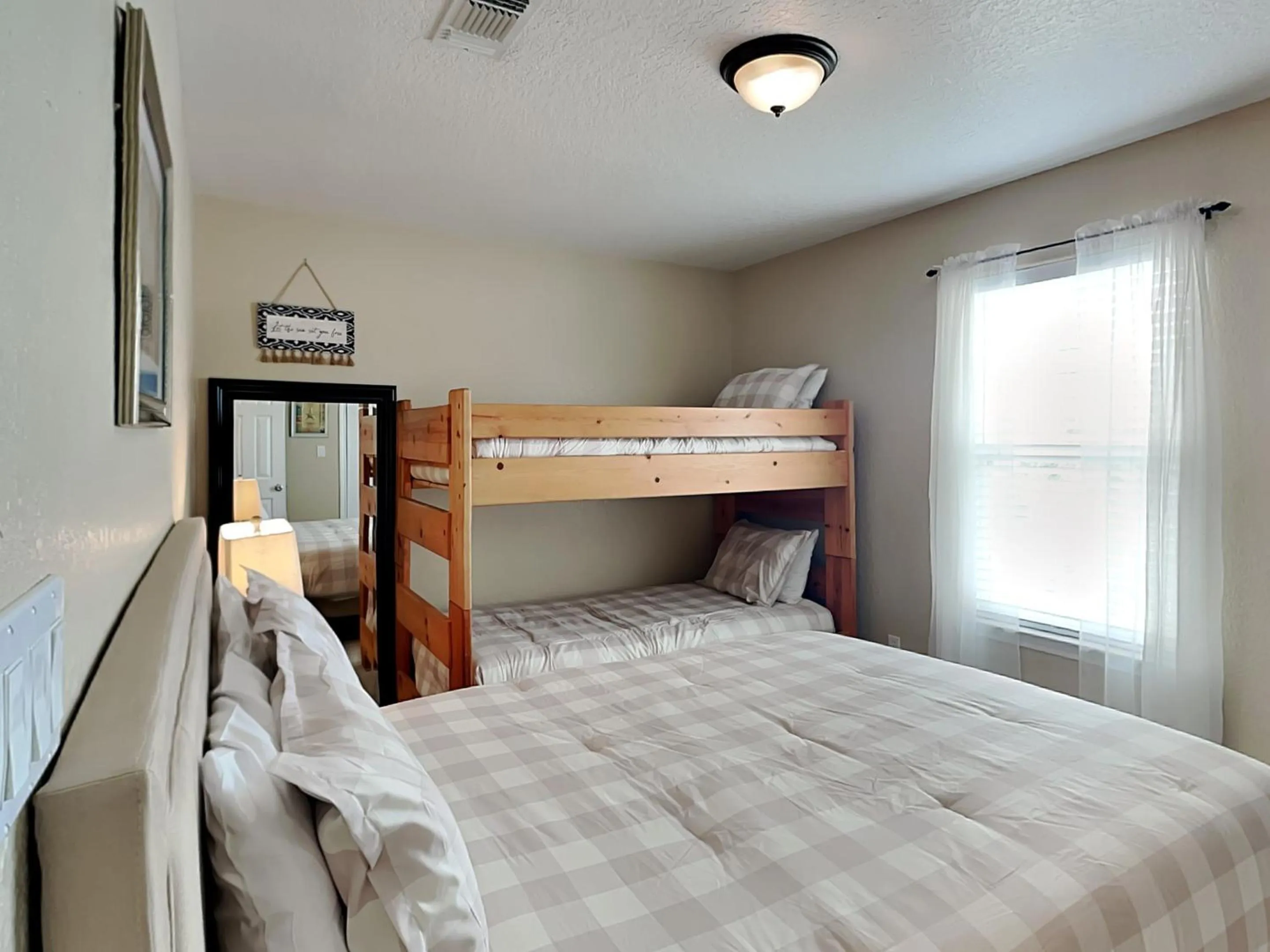 Bed in Pirates Treasure