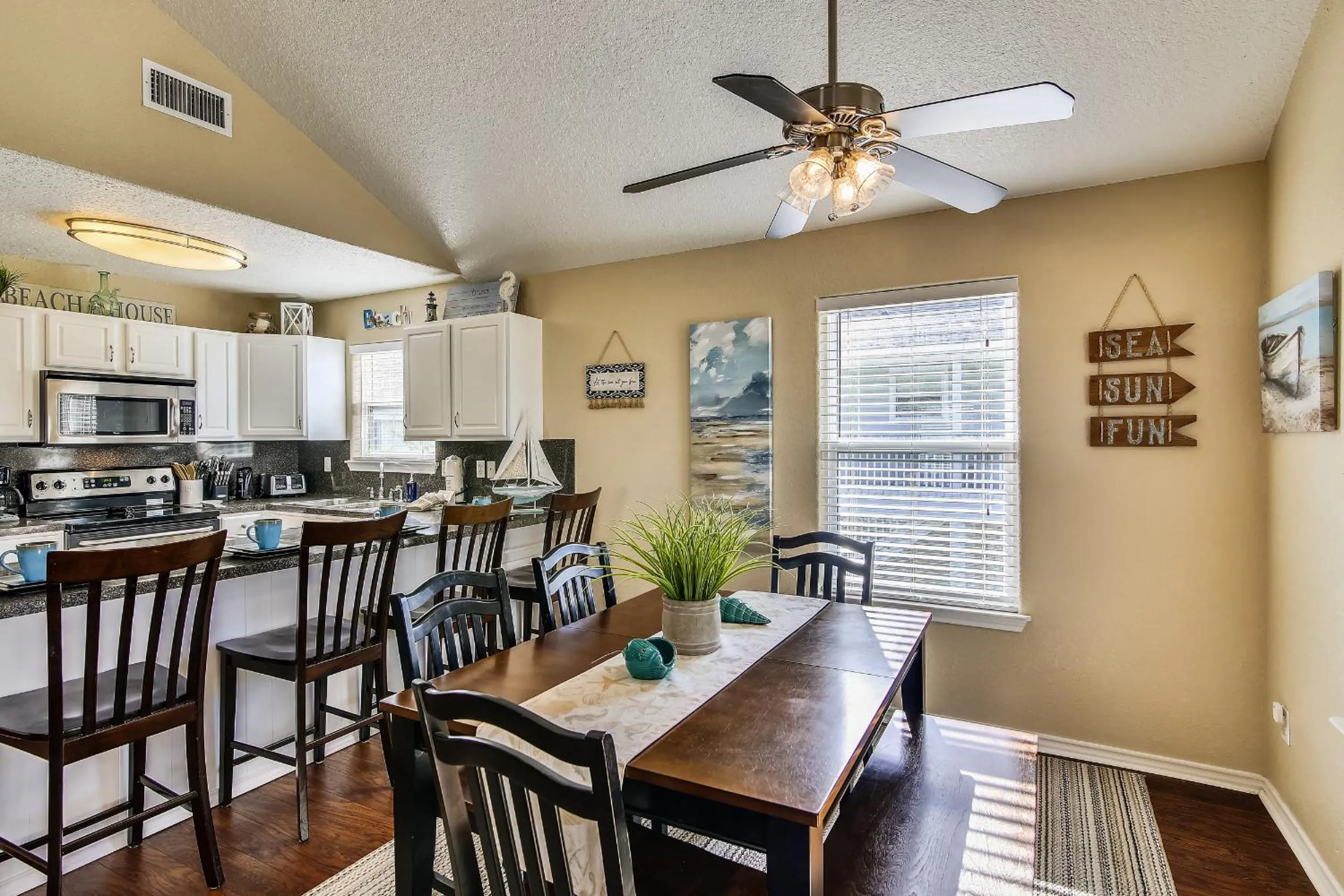 Living room in Pirates Treasure