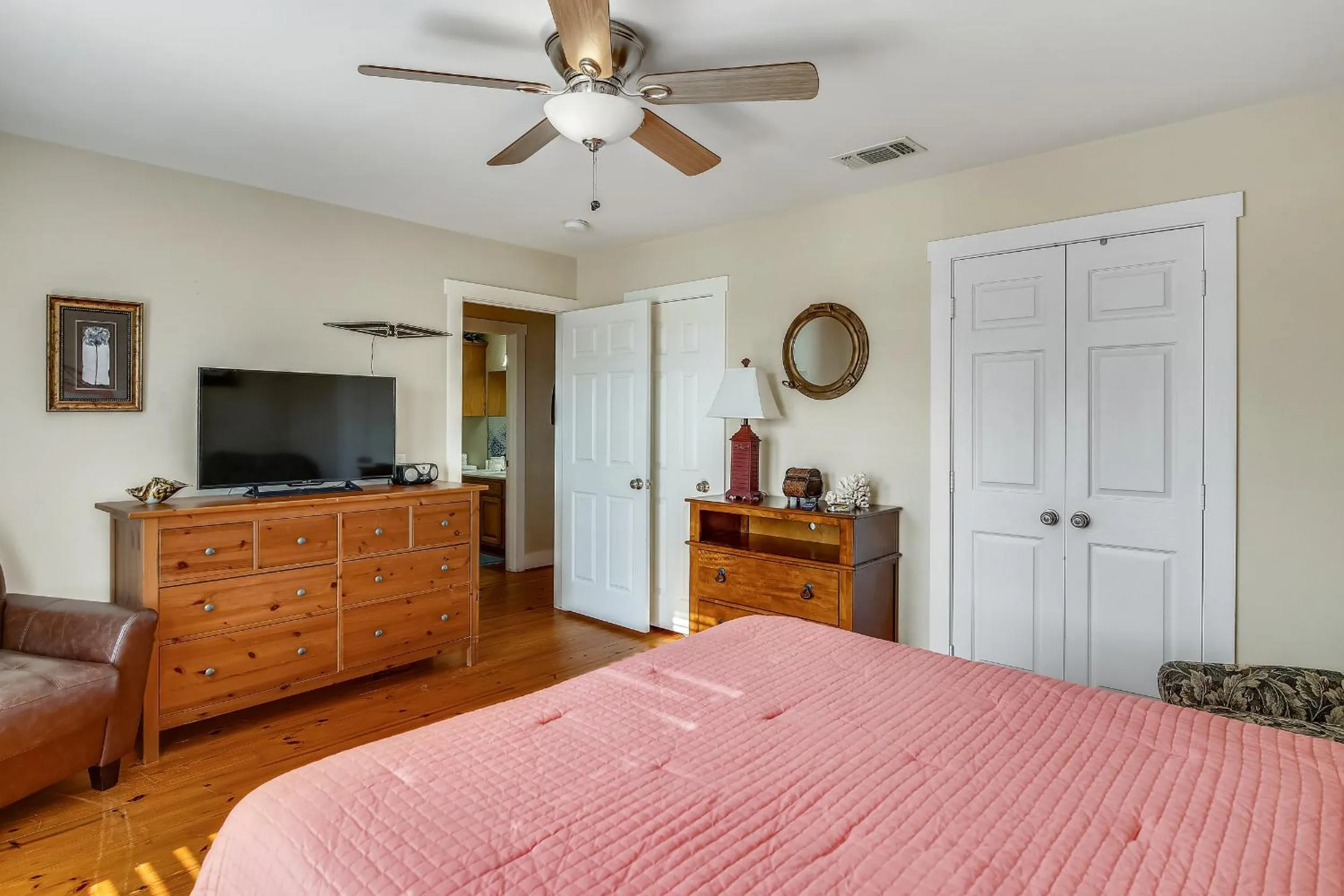 Property building in Accompanied By The Sea