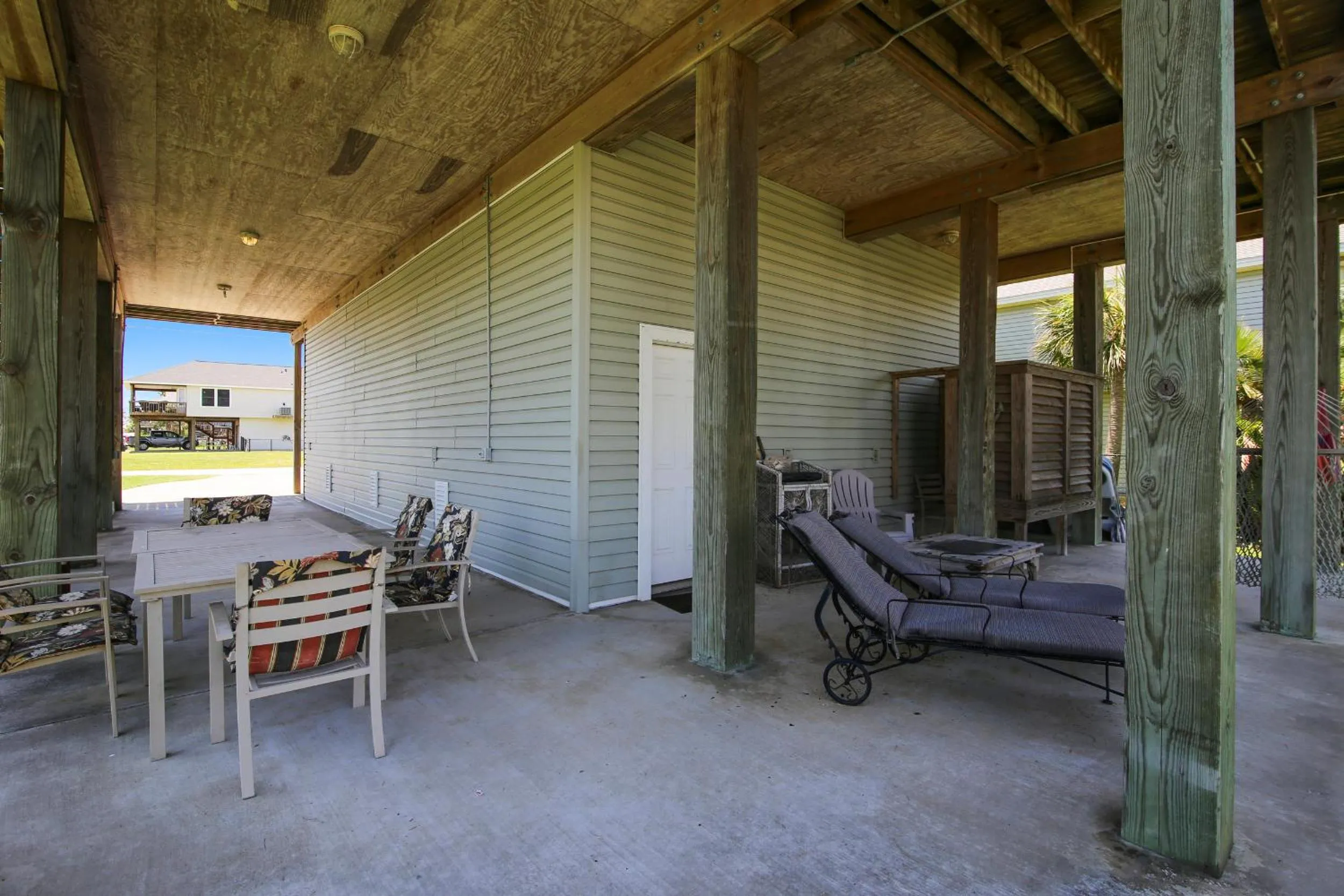 Property building in Accompanied By The Sea