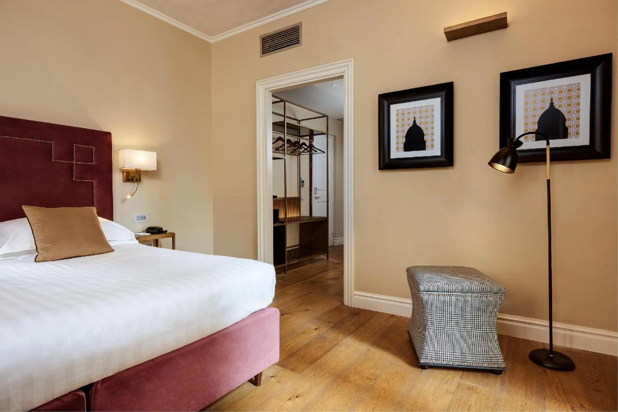 Bed in Grand Hotel Cavour