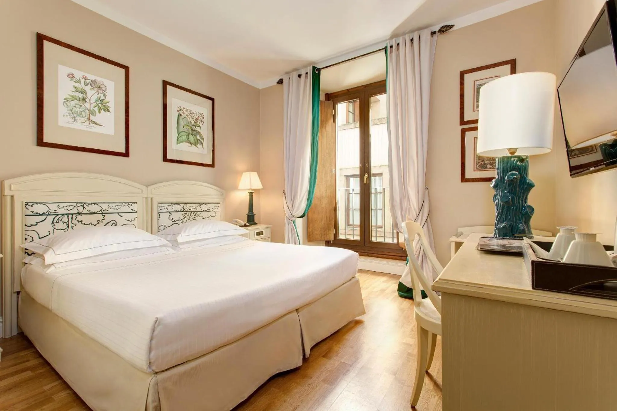 Bed in Grand Hotel Cavour