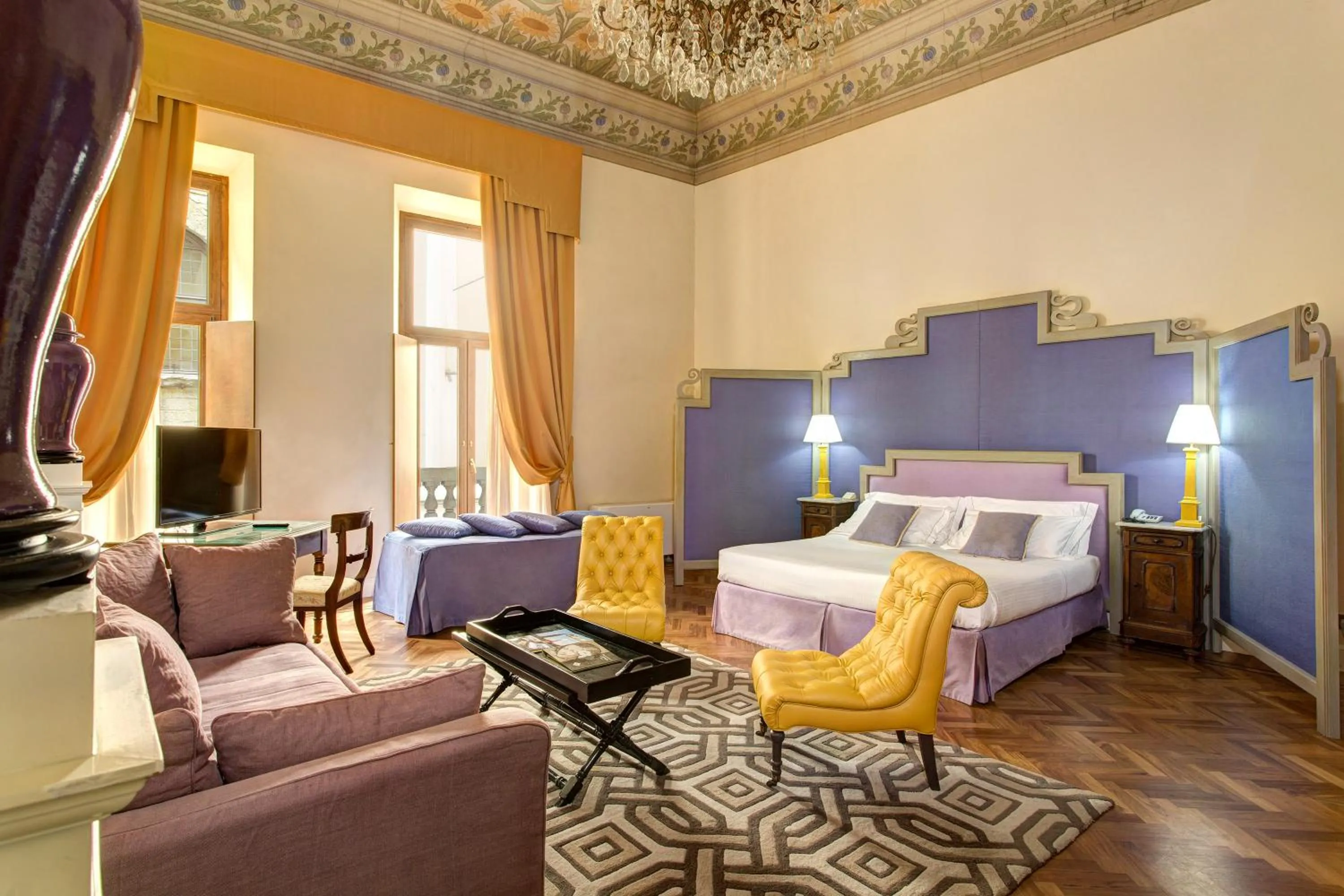 Photo of the whole room, Bed in Grand Hotel Cavour