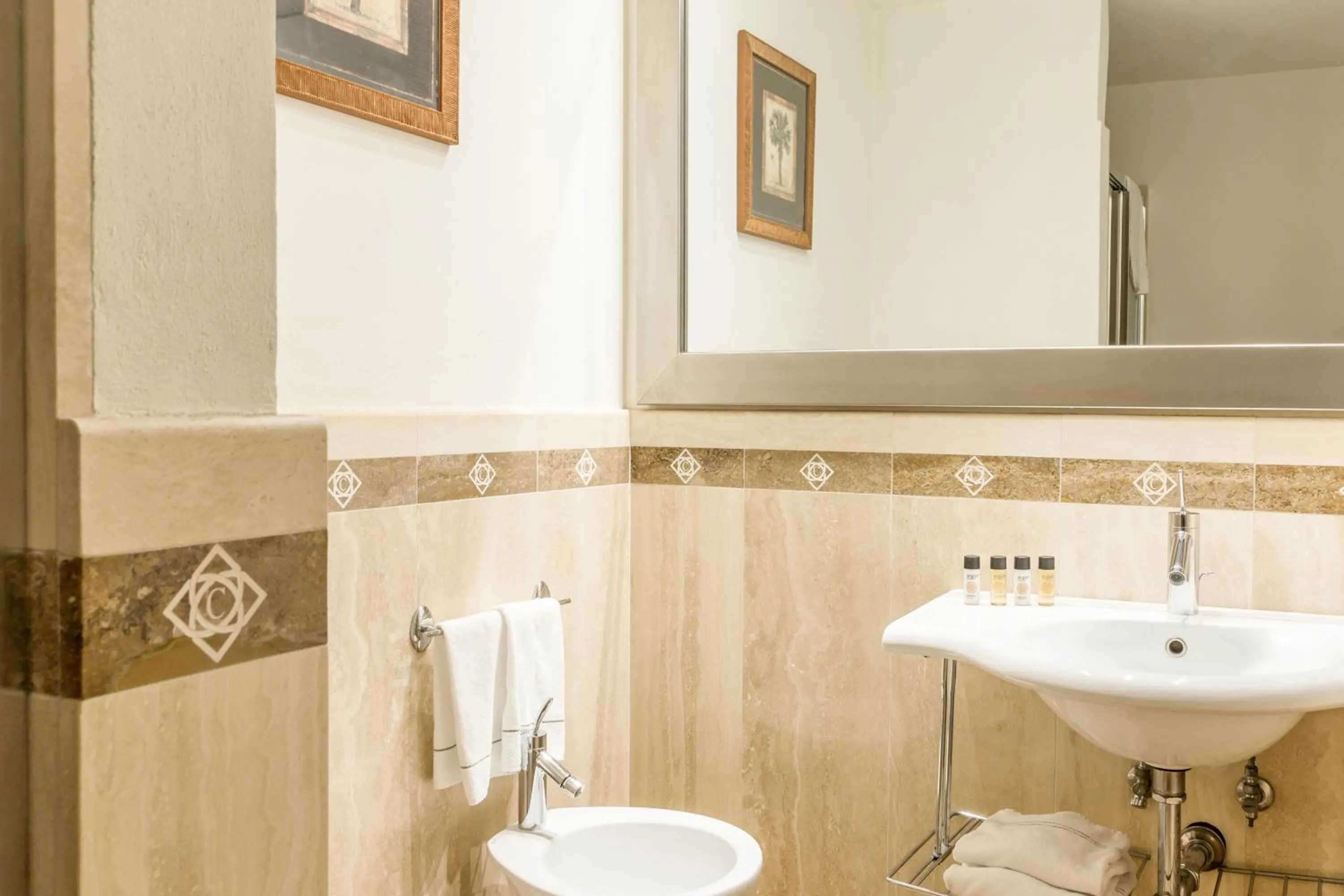 Bathroom in Grand Hotel Cavour