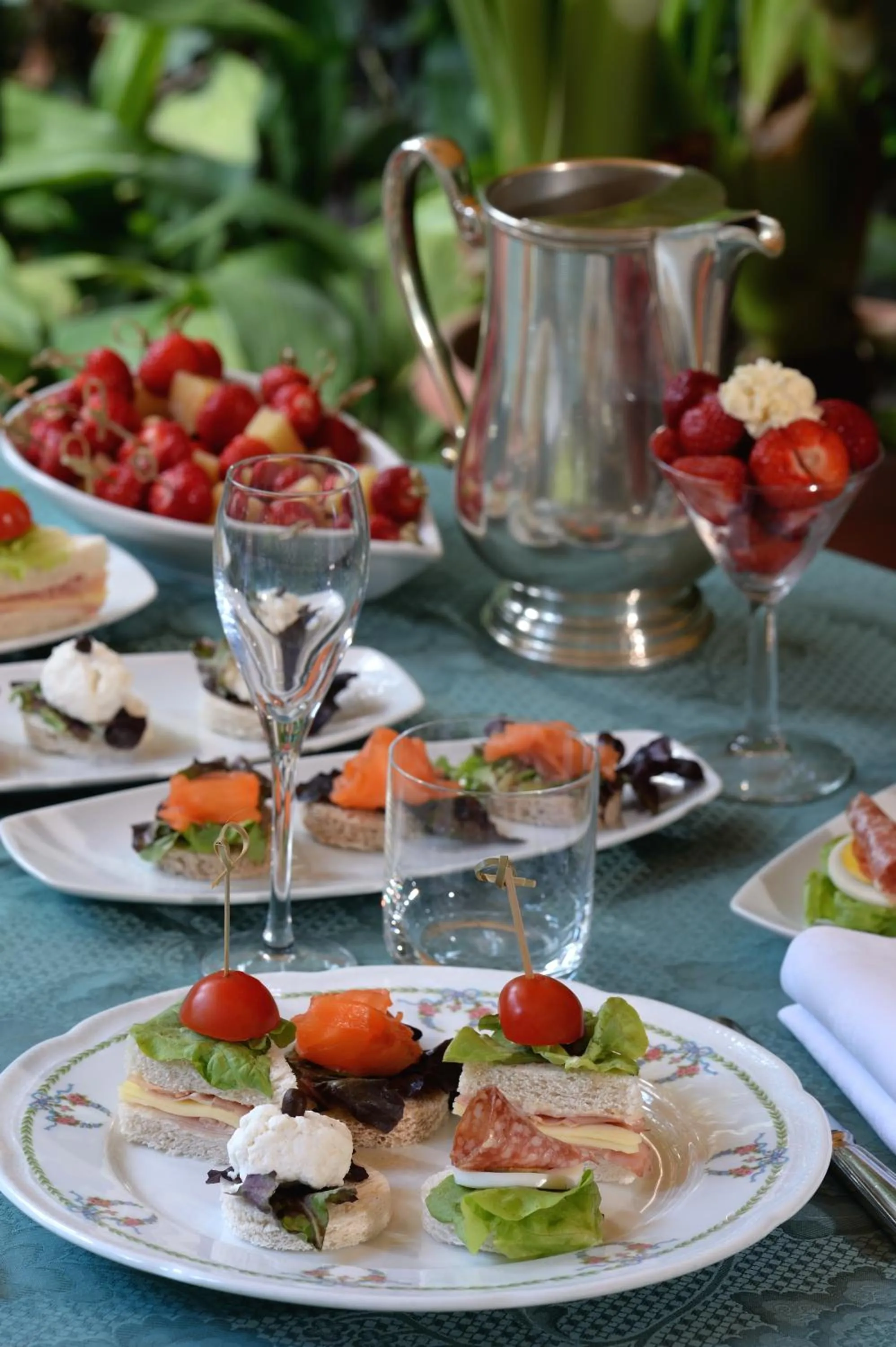 Lounge or bar, Food in Hotel Giulio Cesare