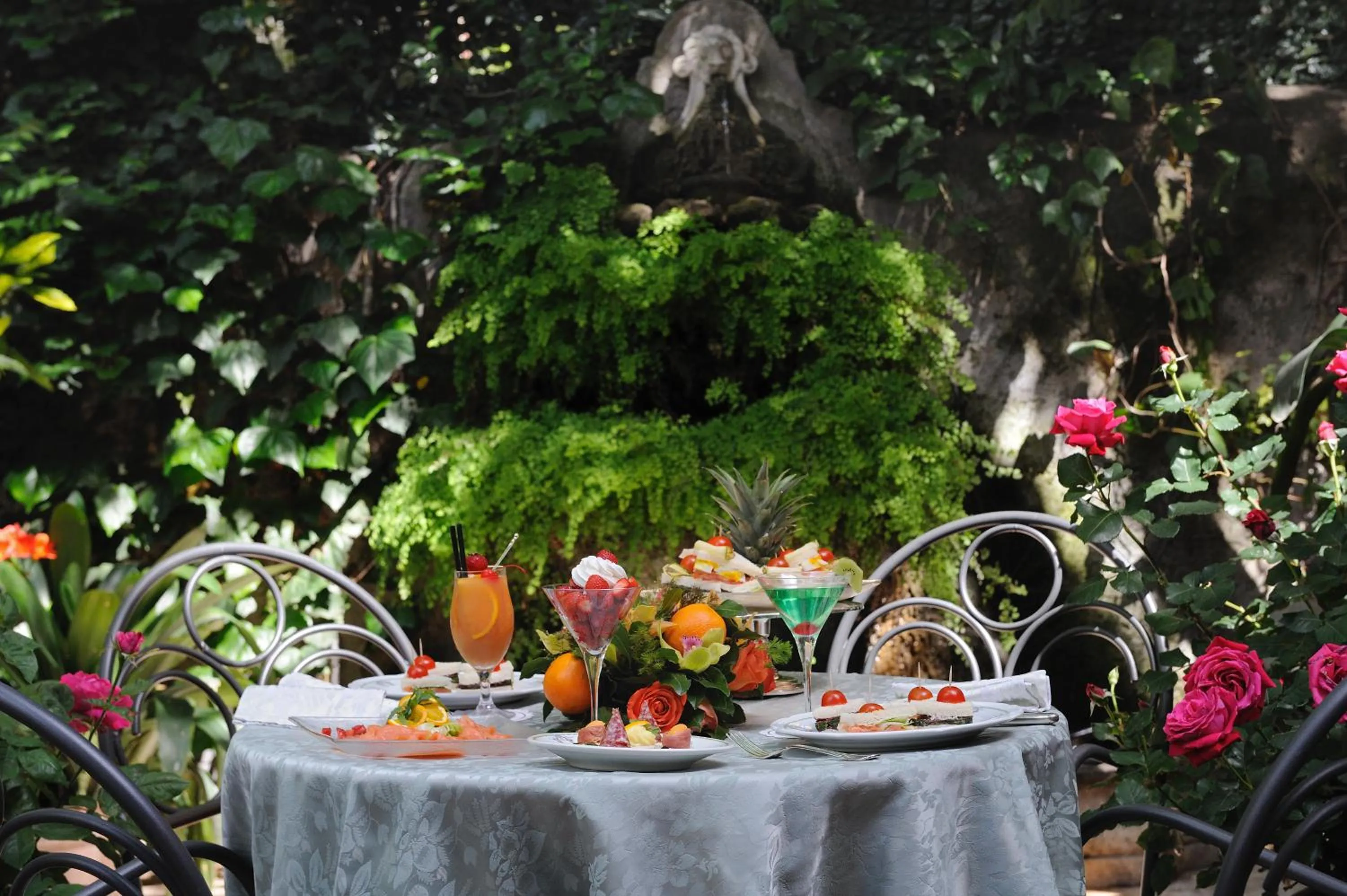 Food and drinks, Restaurant/Places to Eat in Hotel Giulio Cesare