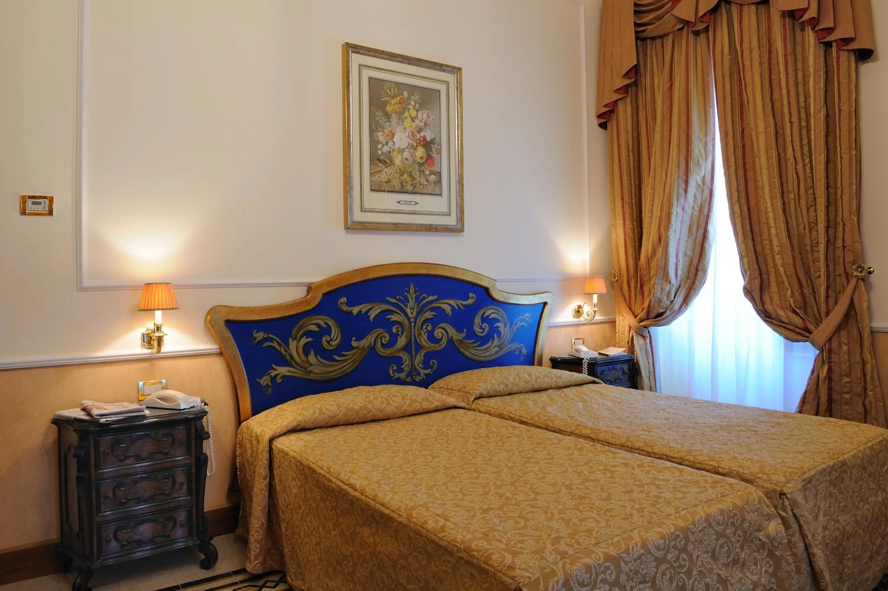 Photo of the whole room in Hotel Giulio Cesare